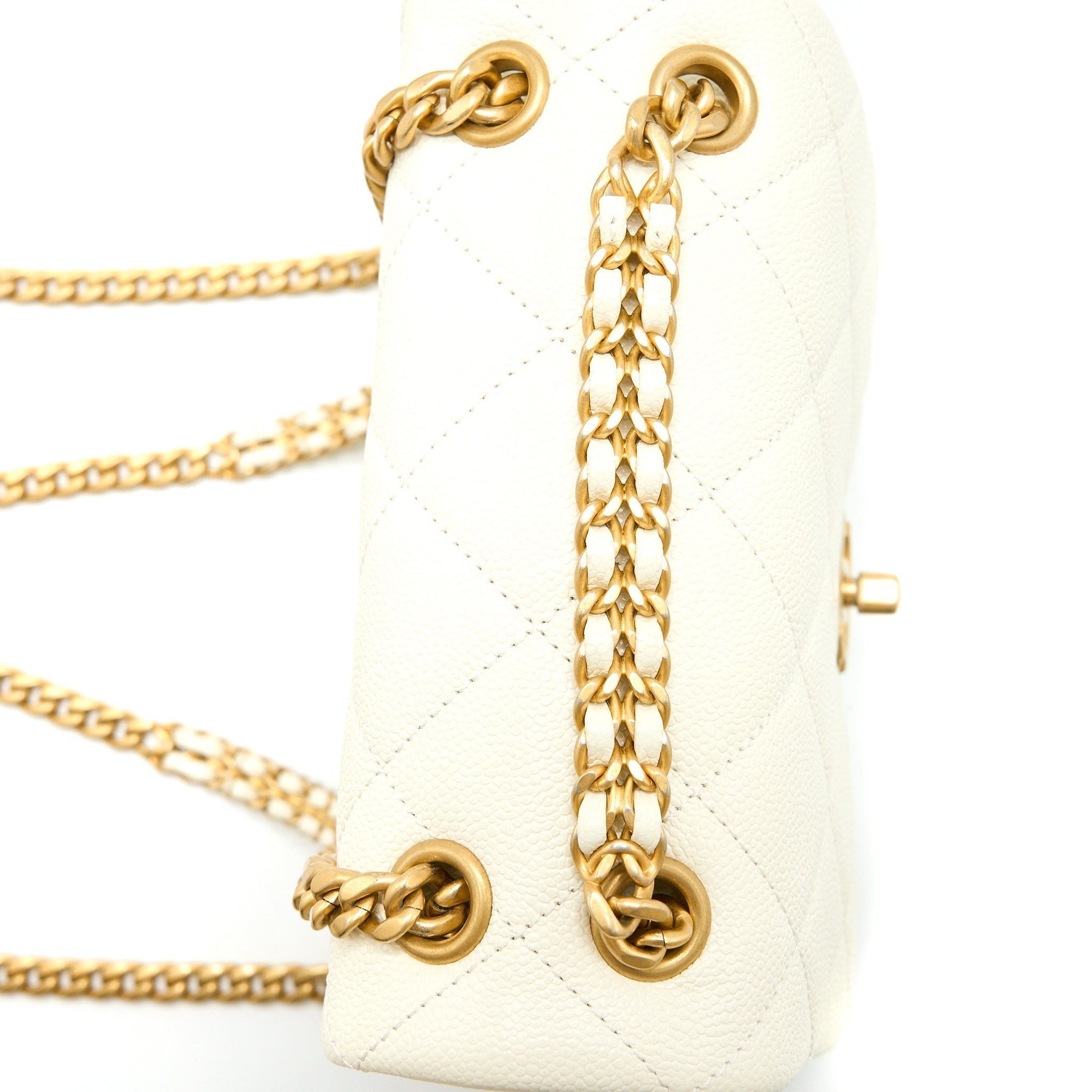 22P FLAP BACKPACK CAVIAR WHITE BRUSHED GHW (MICROCHIP)