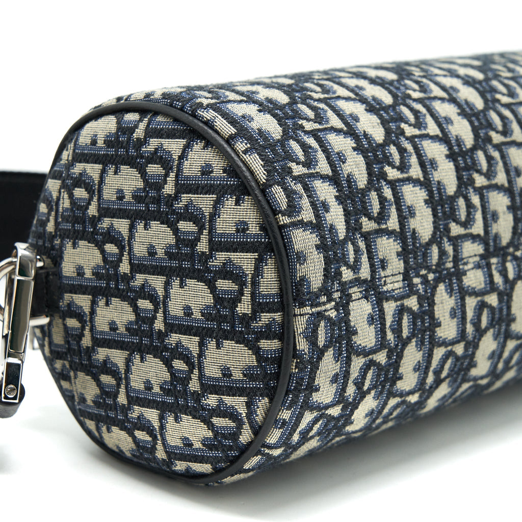 BLUE OBLIQUE MESSENGER ROLLER BAG