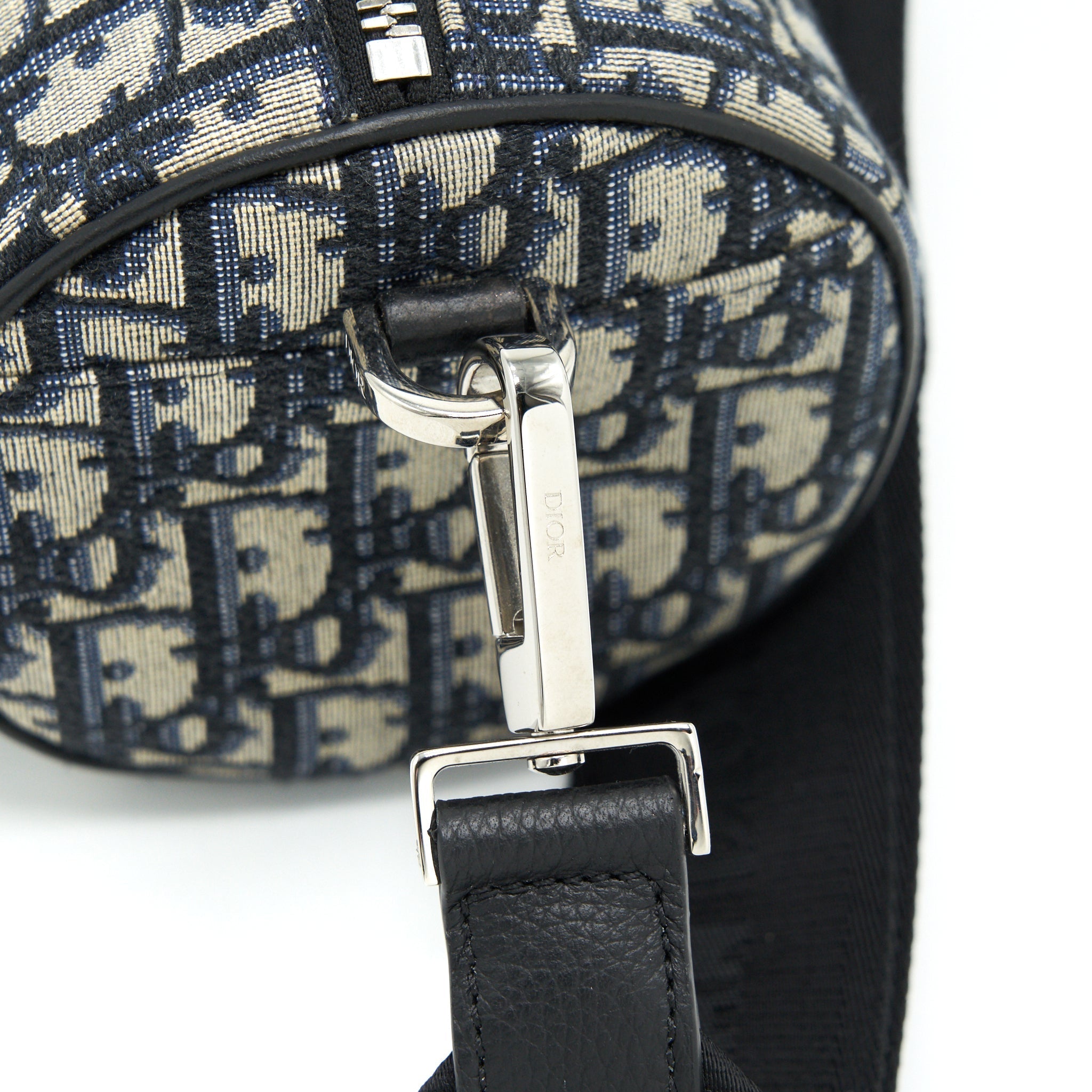 BLUE OBLIQUE MESSENGER ROLLER BAG