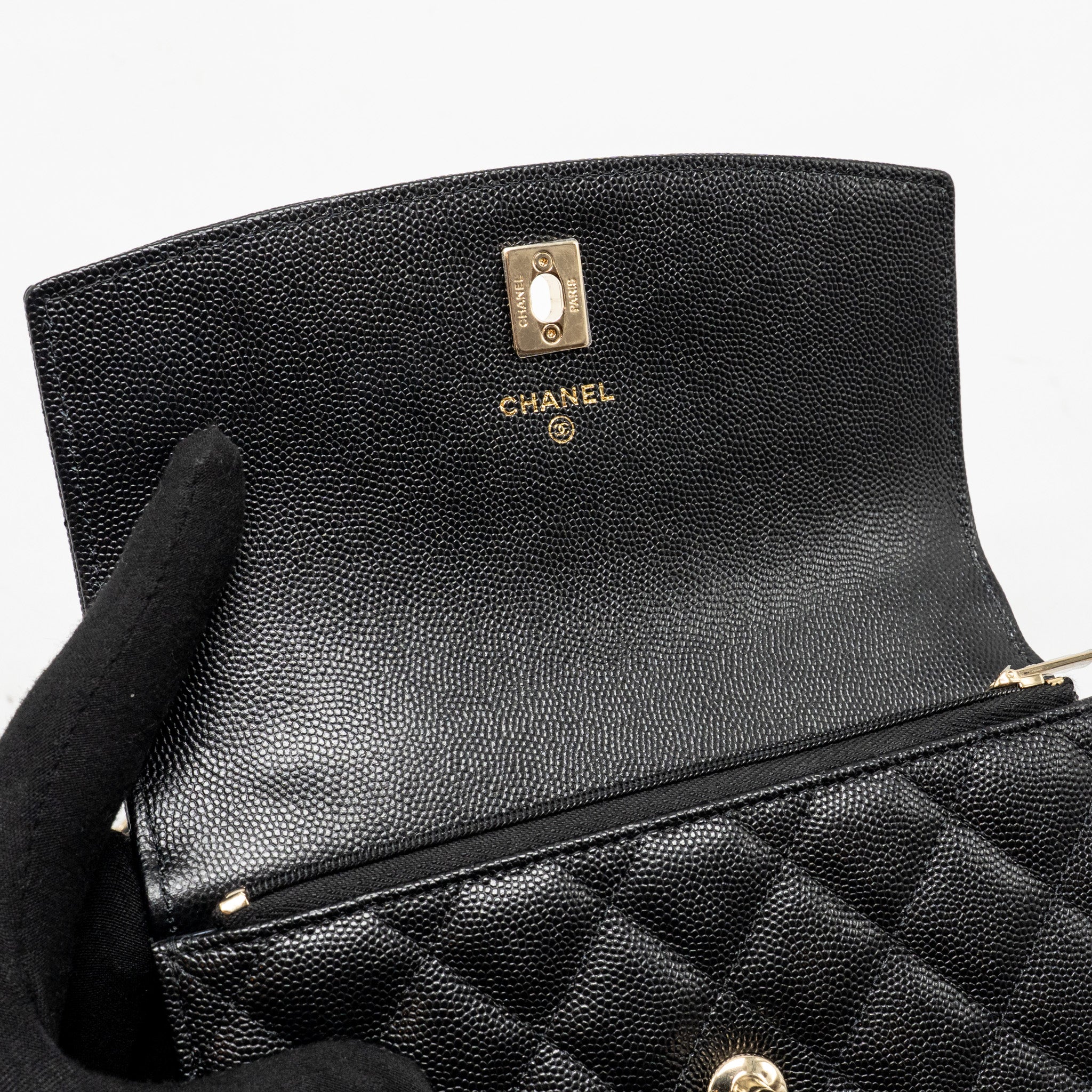 25C QUILTED CC TOP HANDLE MINI BACKPACK CAVIAR BLACK LGHW (MICROCHIP)