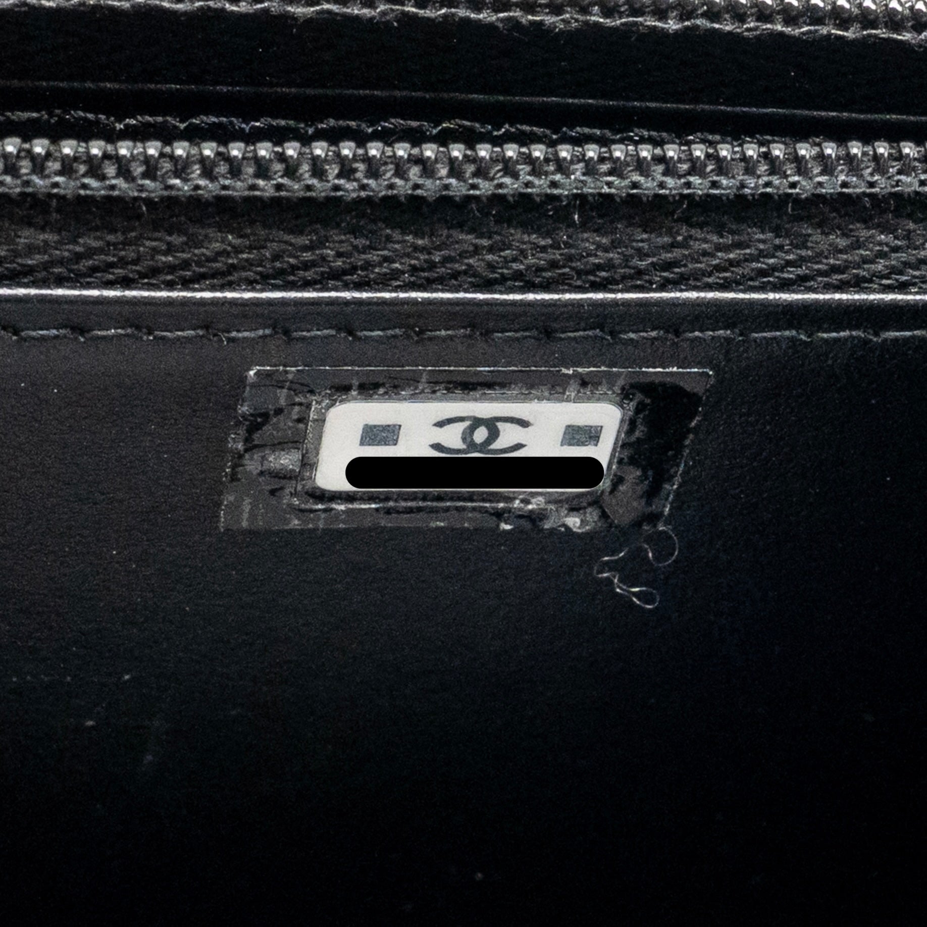 25C QUILTED CC TOP HANDLE MINI BACKPACK CAVIAR BLACK LGHW (MICROCHIP)