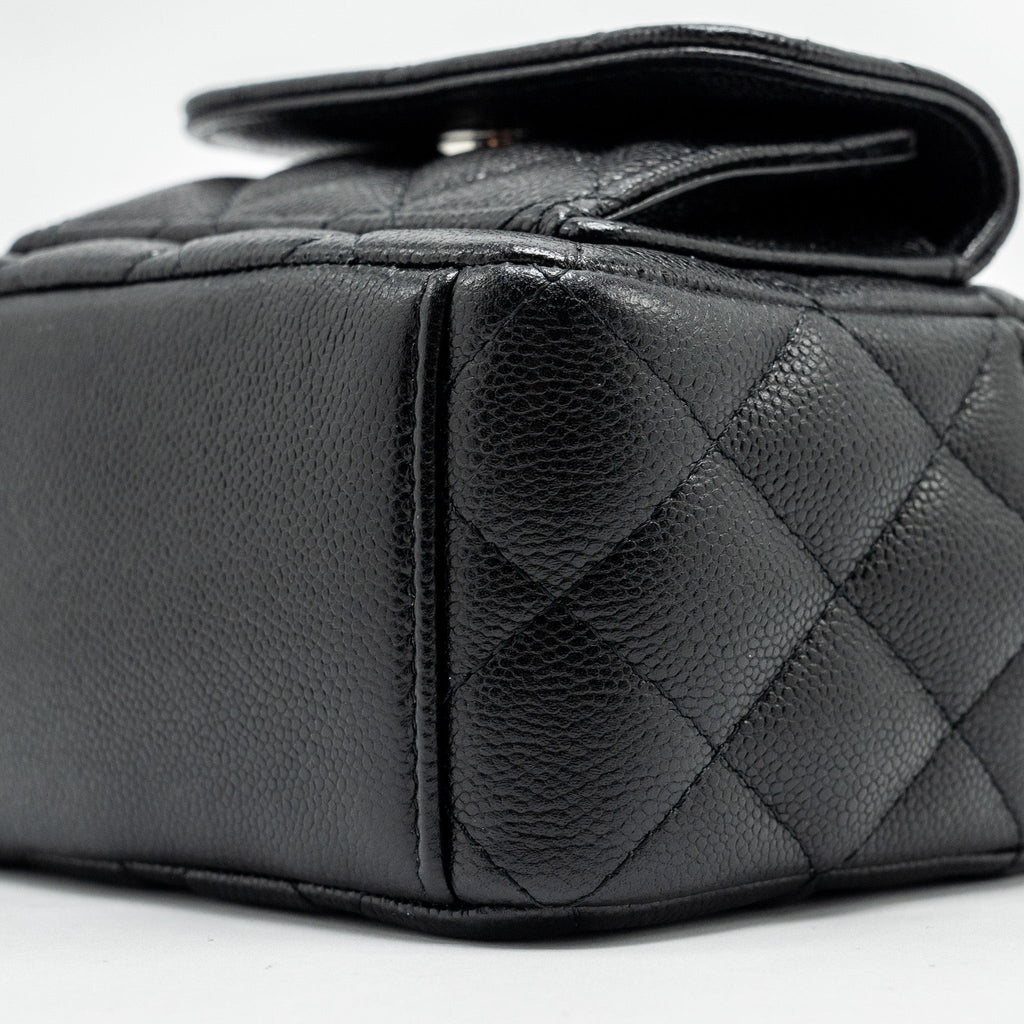 24P MINI BACKPACK/CROSSBODY BAG CAVIAR BLACK SHW (MICROCHIP)