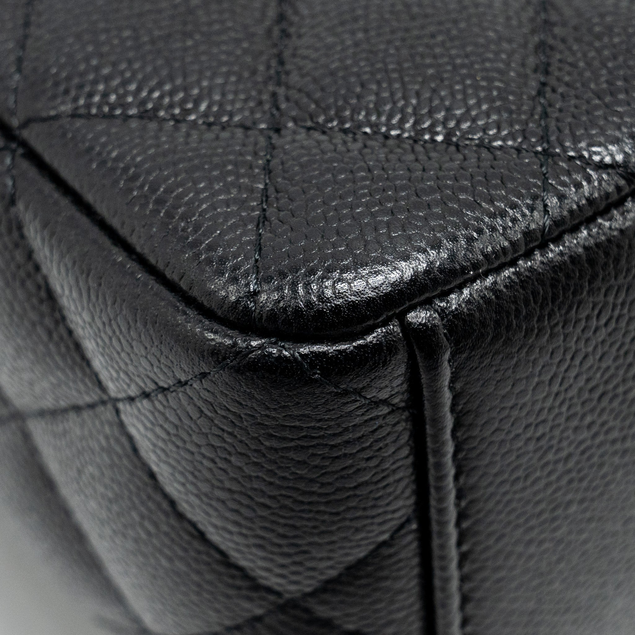 24P MINI BACKPACK/CROSSBODY BAG CAVIAR BLACK SHW (MICROCHIP)