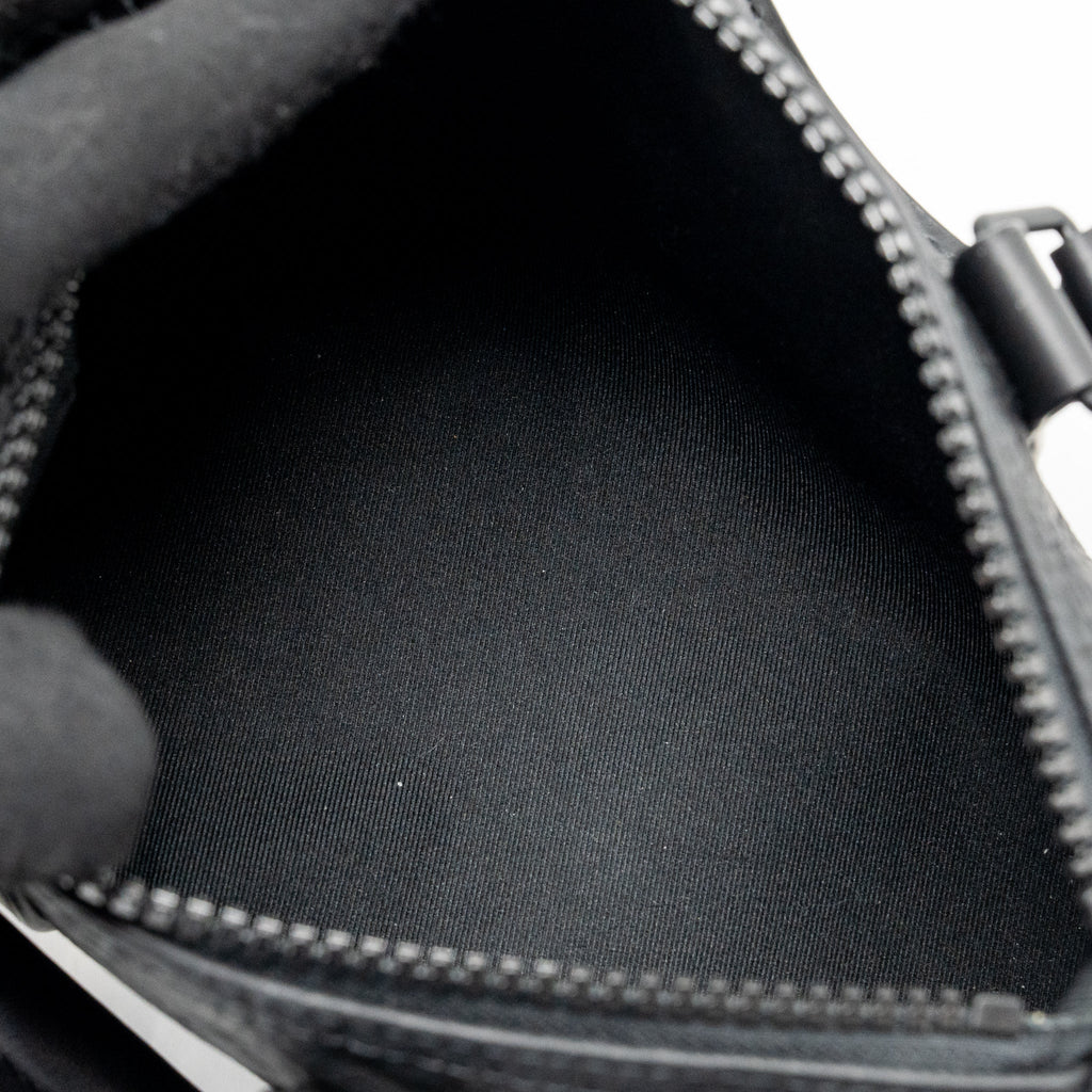 KEEPALL BANDOULIERE 25 MONOGRAM TAURILLON LEATHER BLACK WITH BLACK HARDWARE