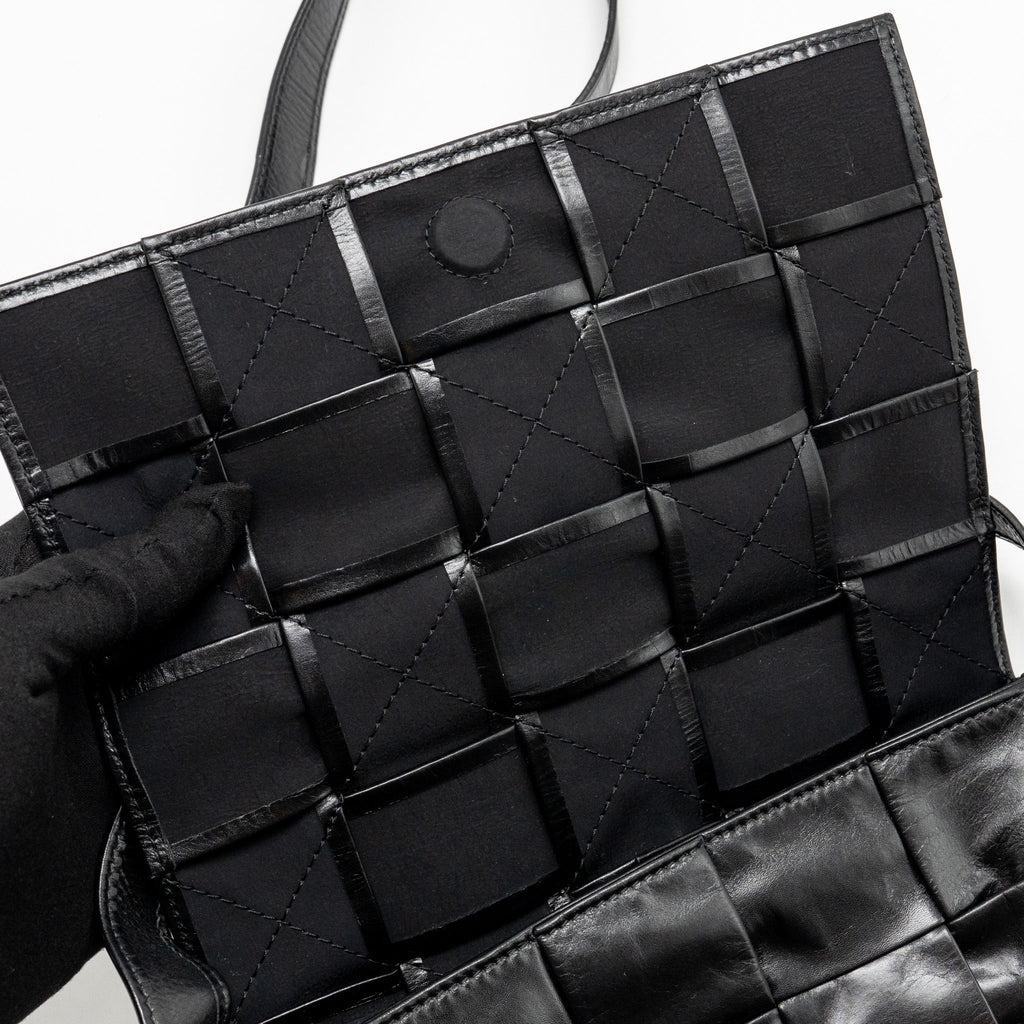 CASSETTE MESSENGER BAG CALFSKIN BLACK SHW