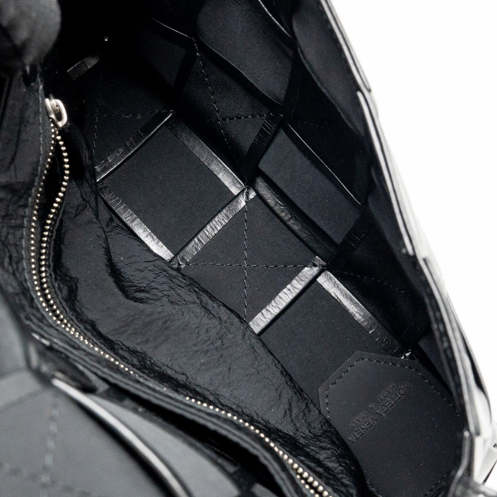 CASSETTE MESSENGER BAG CALFSKIN BLACK SHW
