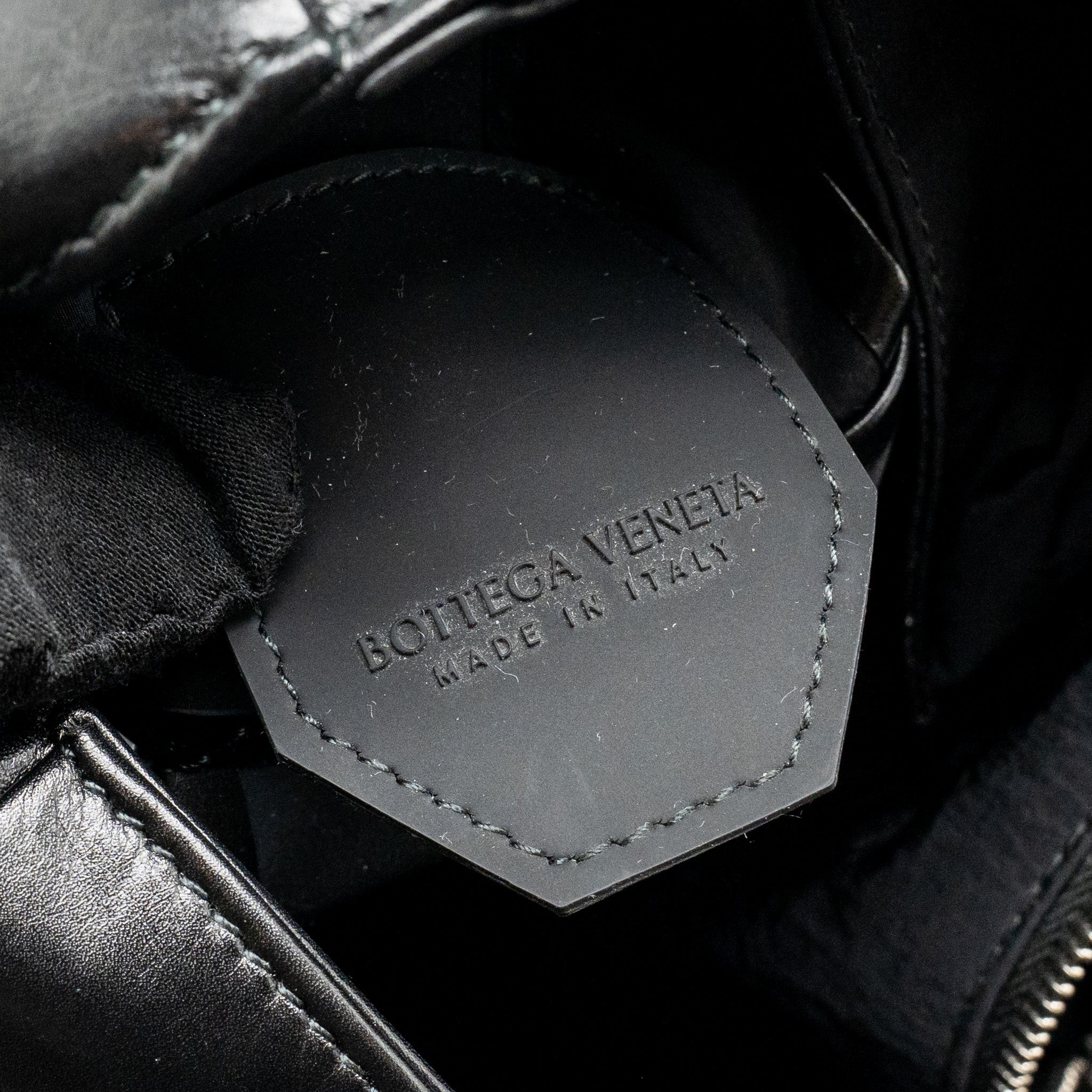 CASSETTE MESSENGER BAG CALFSKIN BLACK SHW