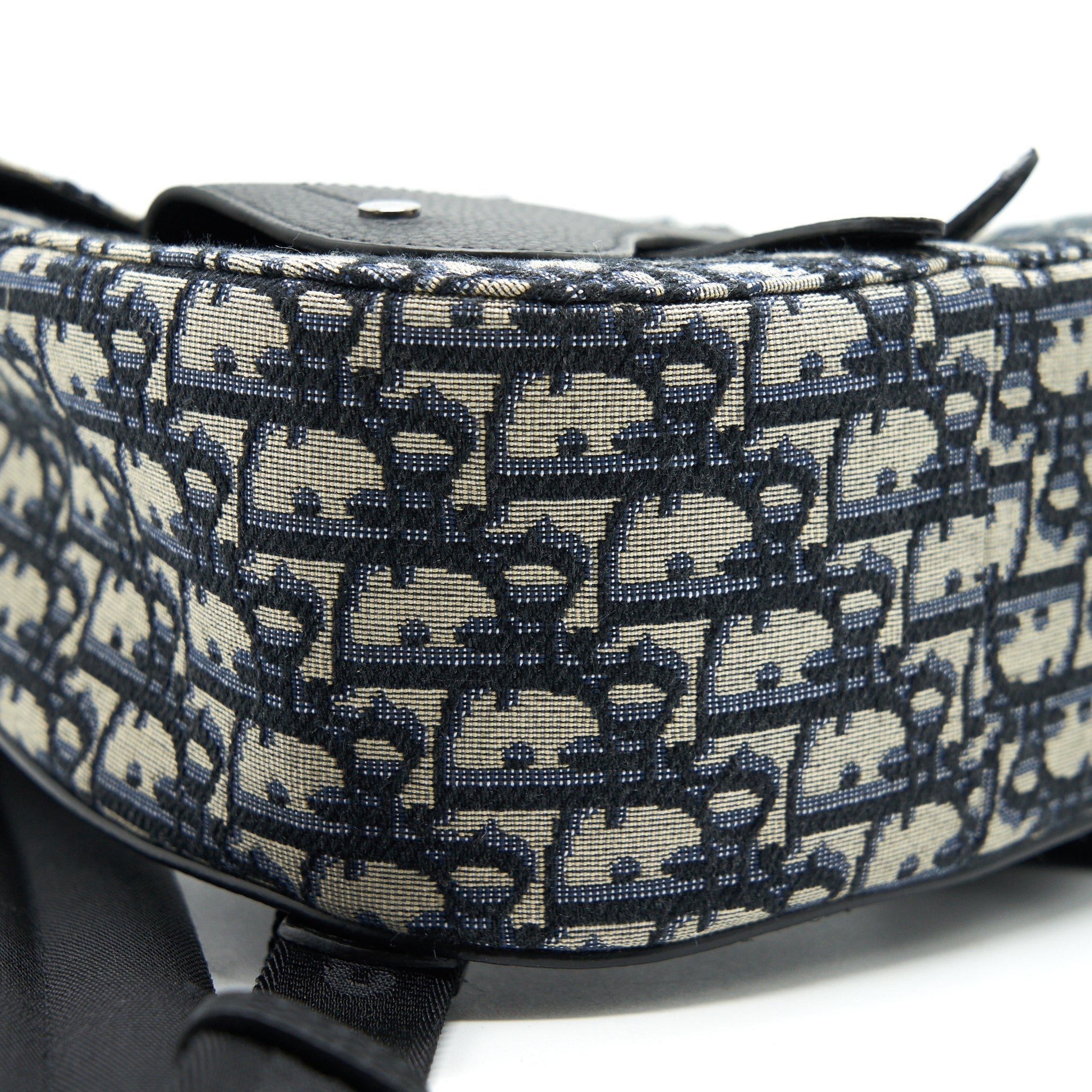 OBLIQUE SADDLE BACKPACK
