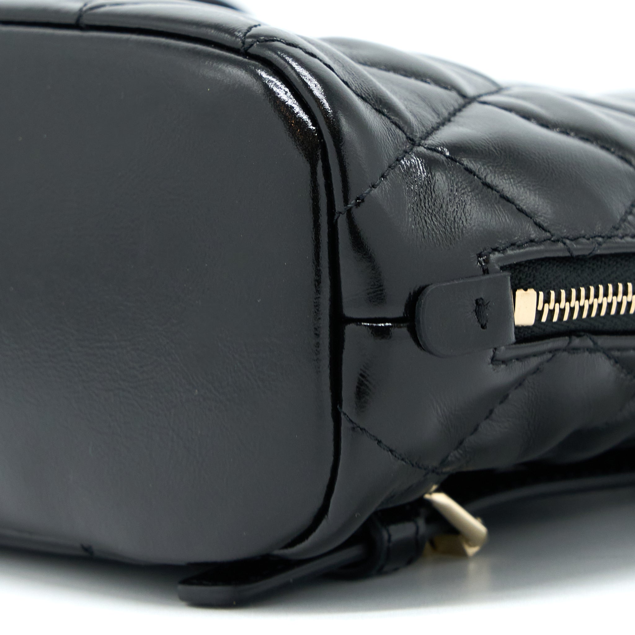22A BACKPACK PATENT BLACK LGHW (MICROCHIP)