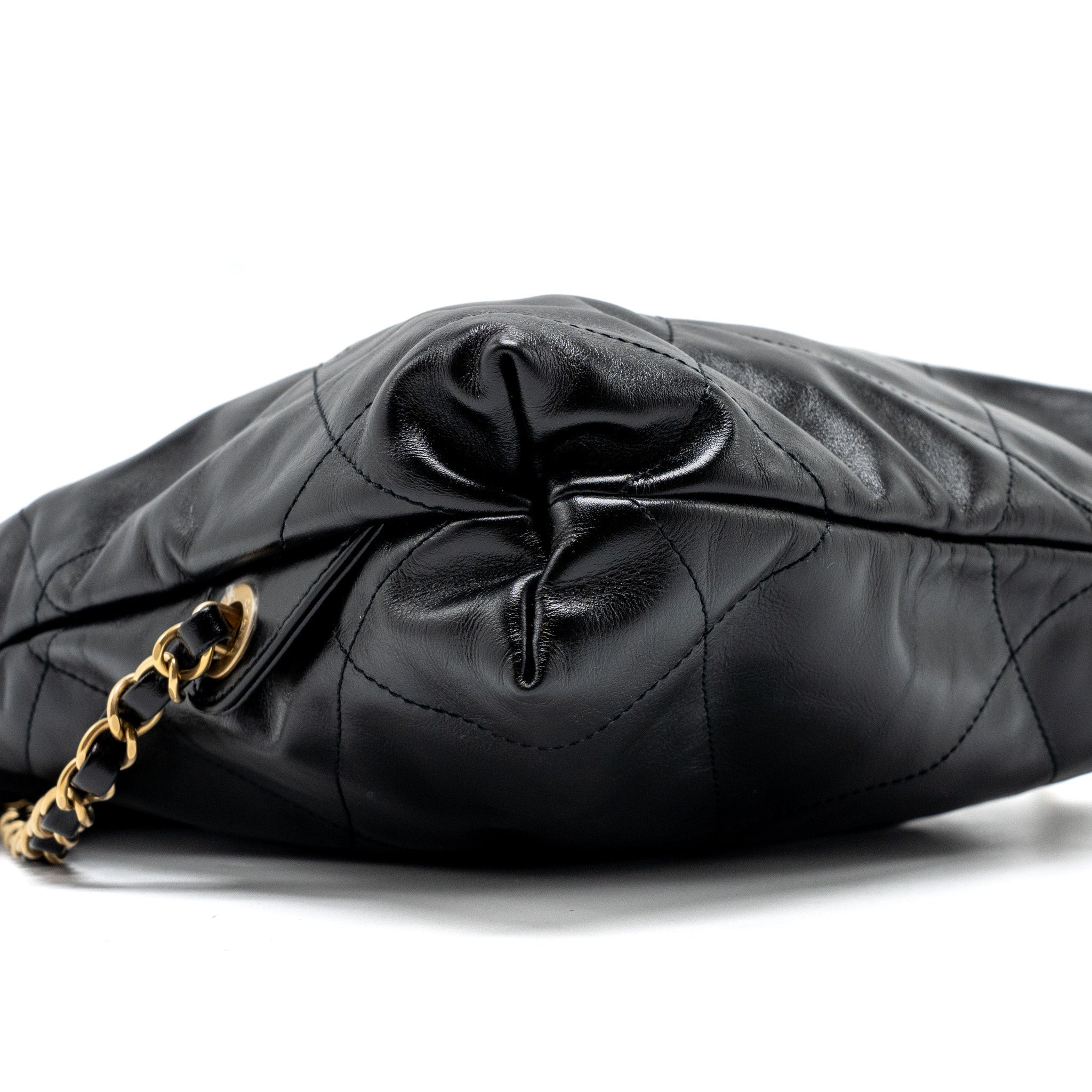 22 BACKPACK SHINY CALFSKIN  BLACK GHW (MICROCHIP)
