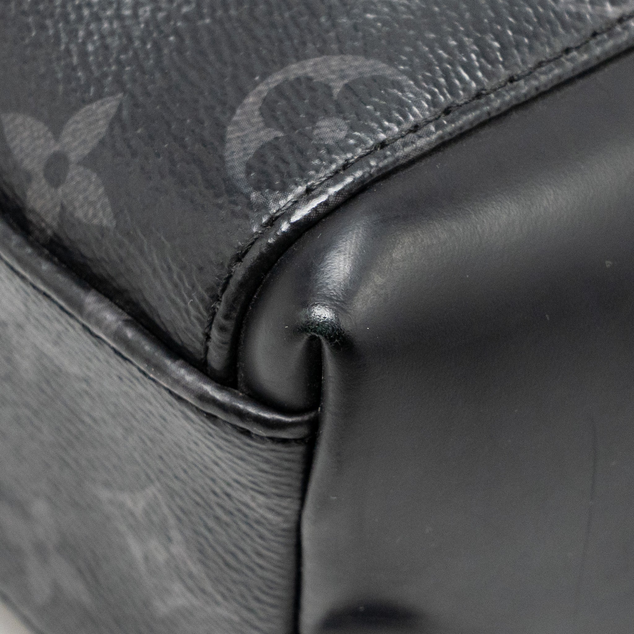 MESSENGER VOYAGER PM MONOGRAM CANVAS BLACK SHW