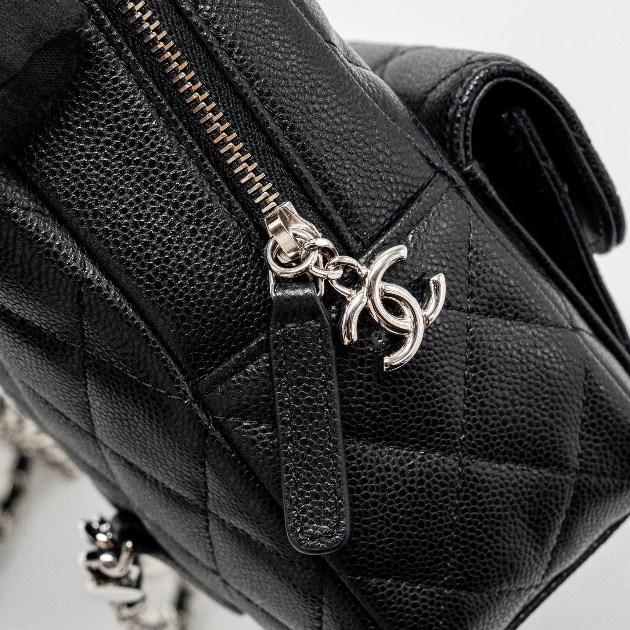 24C MINI BACKPACK/CROSSBODY BAG CAVIAR BLACK SHW(MICROCHIP)