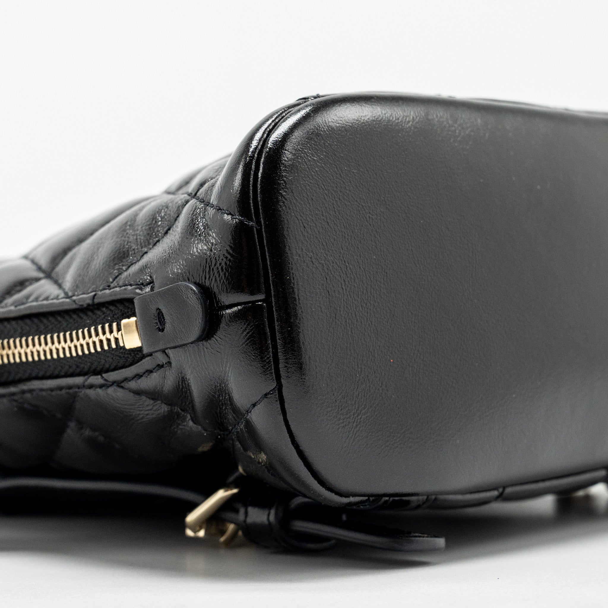 22A MINI BACKPACK PATENT BLACK LGHW (MICROCHIP)