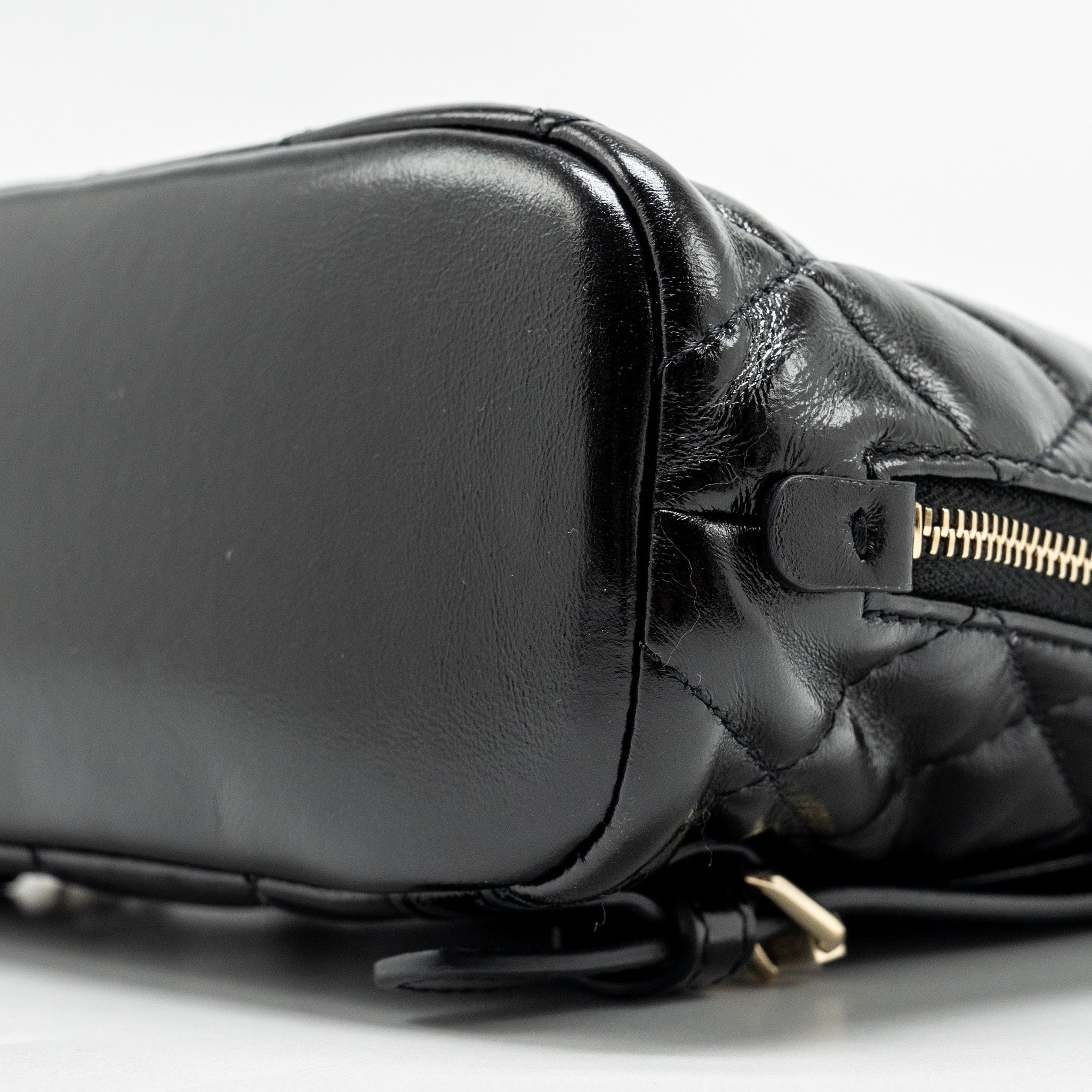 22A MINI BACKPACK PATENT BLACK LGHW (MICROCHIP)