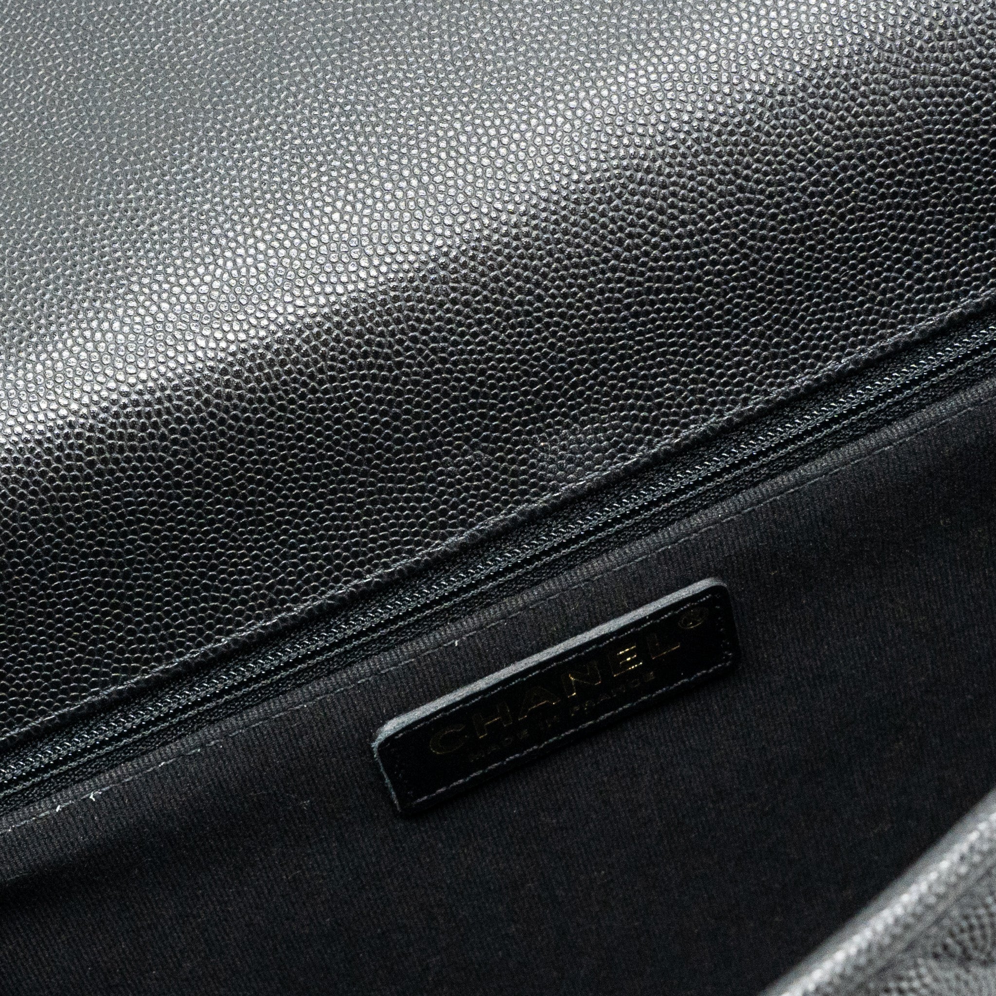 22K LARGE BACKPACK CAVIAR BLACK GHW(MICROCHIP)