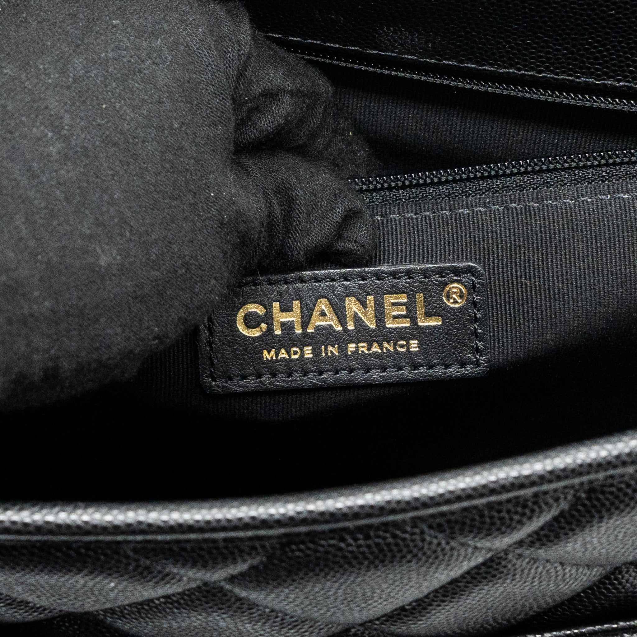 22K LARGE BACKPACK CAVIAR BLACK GHW(MICROCHIP)