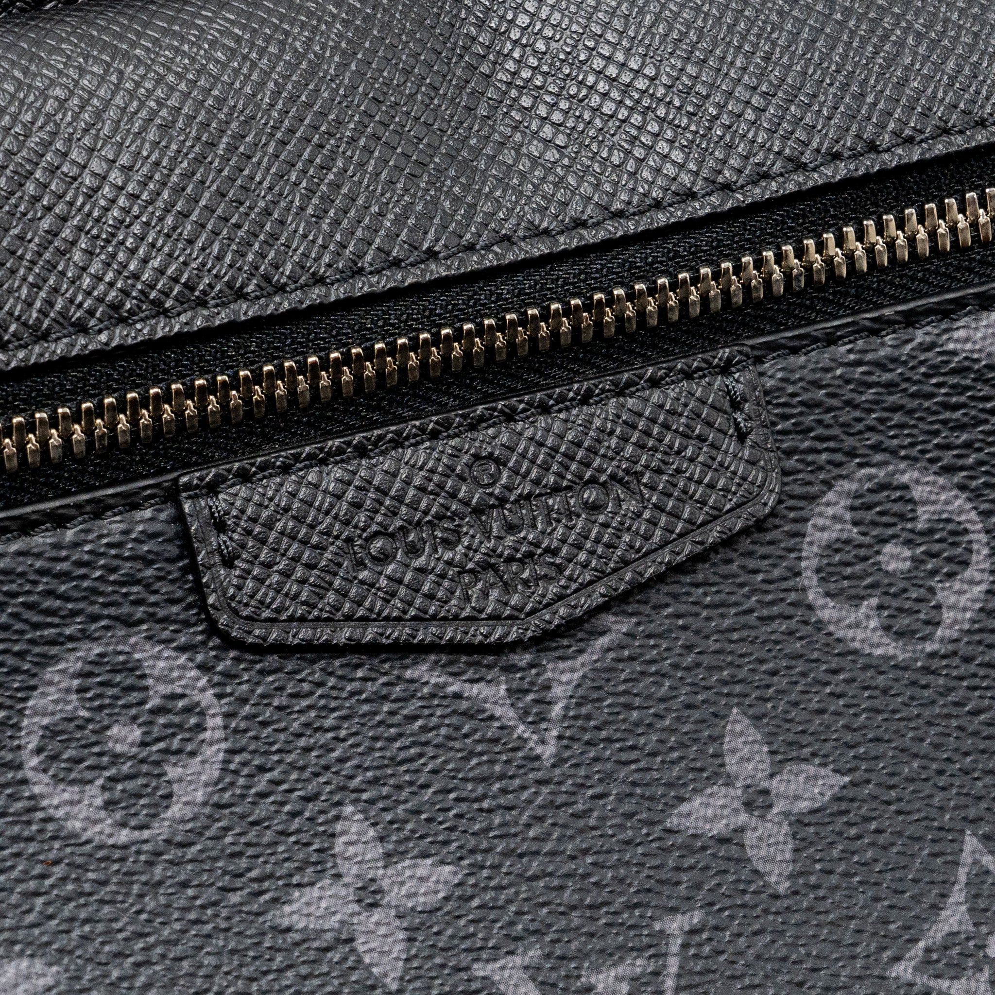 MESSENGER BAG MONOGRAM ECLIPSE SHW