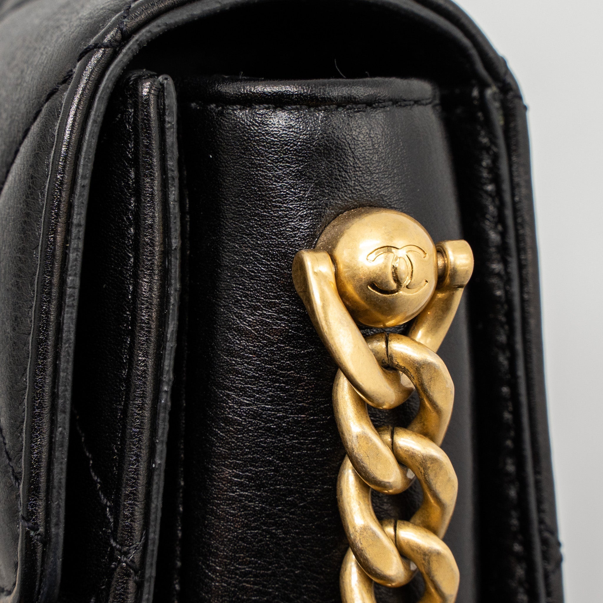 MESSENGER BAG CALFSKIN BLACK GHW