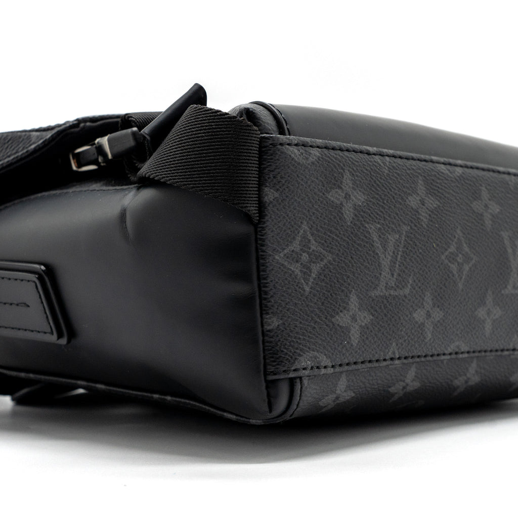 MESSENGER PM VOYOGER MONOGRAM ECLIPSE CANVAS BLACK SHW