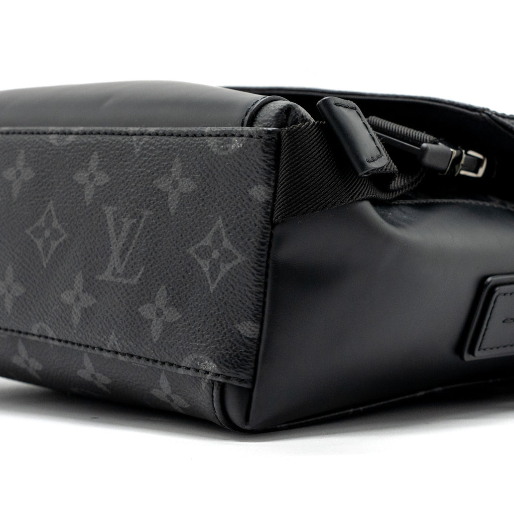 MESSENGER PM VOYOGER MONOGRAM ECLIPSE CANVAS BLACK SHW