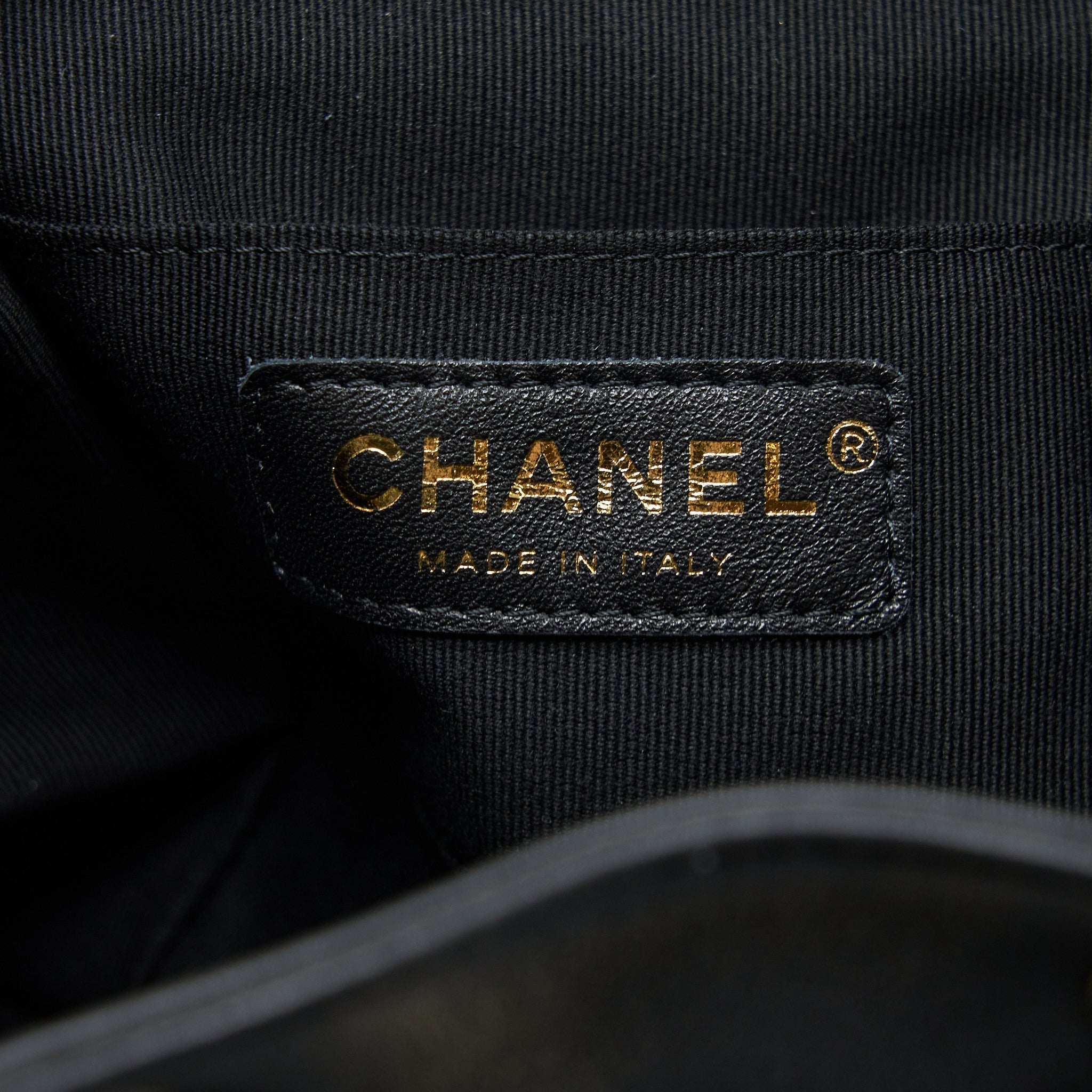 23C DUMA MINI BACKPACK CALFSKIN BLACK LGHW (MICROCHIP)
