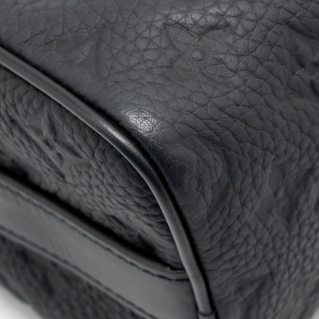 KEEPALL BANDOULIERE 25 MONOGRAM TAURILLON LEATHER BLACK WITH BLACK HARDWARE