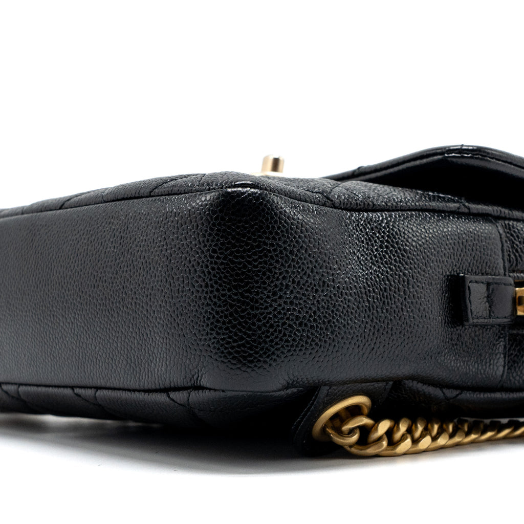 QUILTED FLAP BACKPACK CAVIAR BLACK GHW (MICROCHIP)
