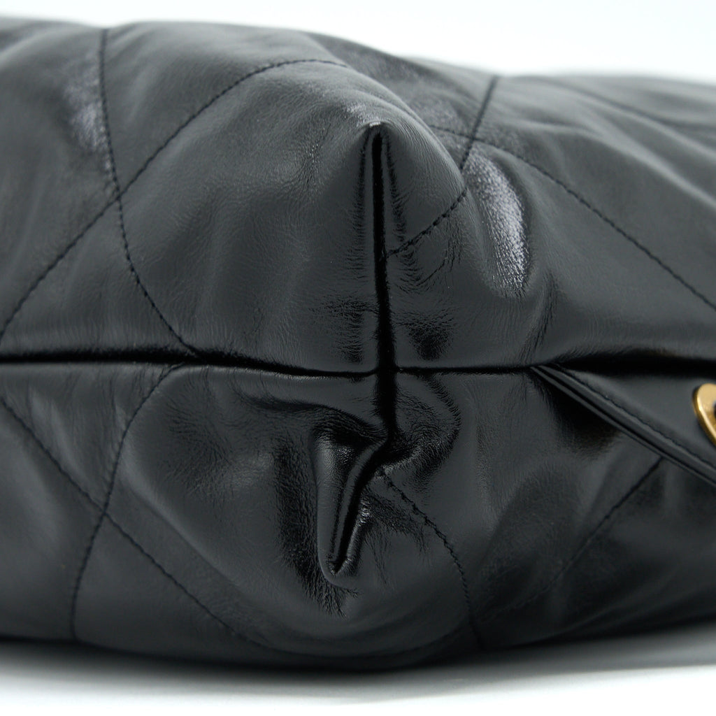 22 BACKPACK SHINY CALFSKIN BLACK BRUSHED GHW (MICROCHIP)