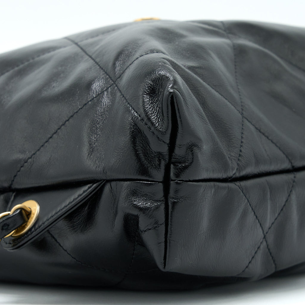 22 BACKPACK SHINY CALFSKIN BLACK BRUSHED GHW (MICROCHIP)