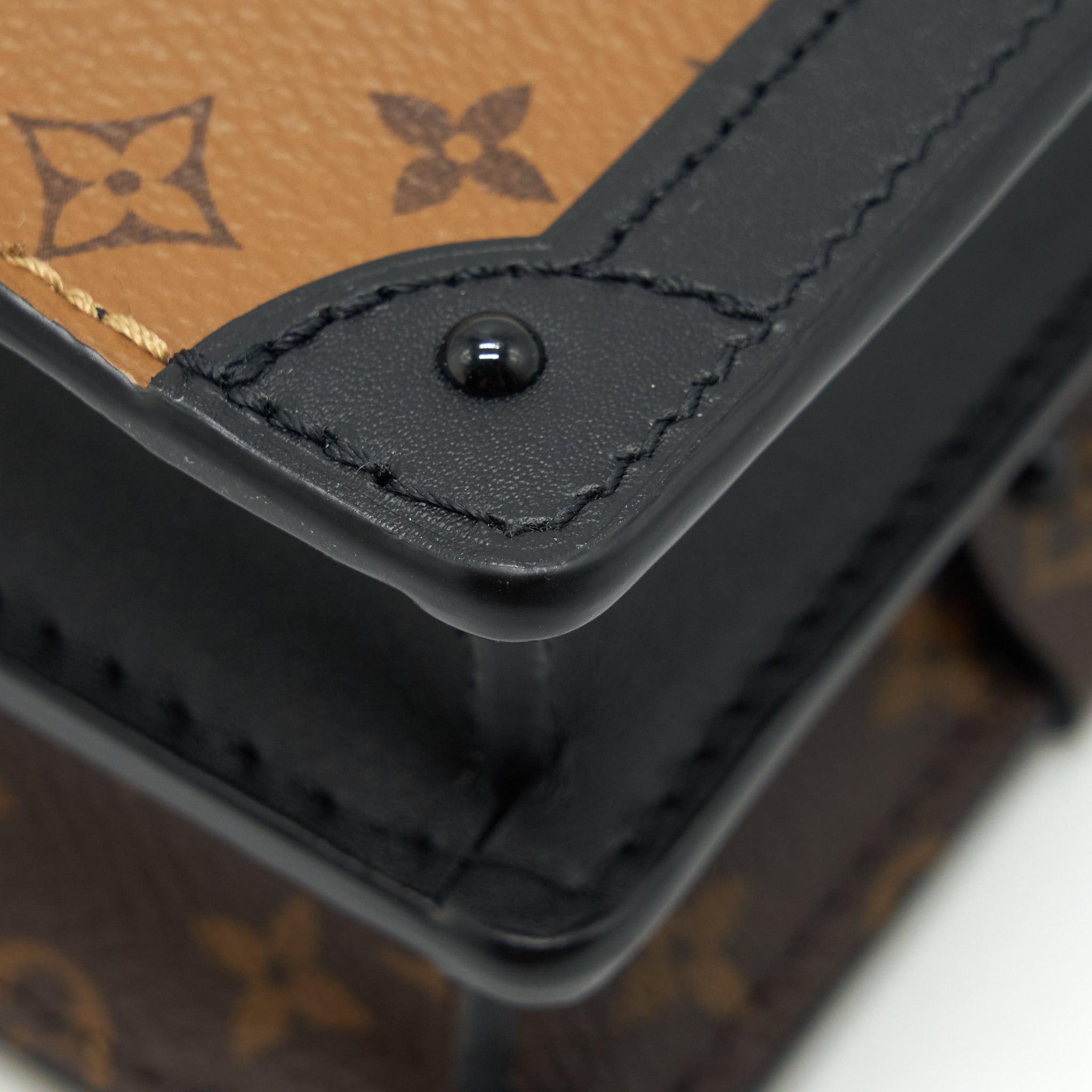 TRUNK CLUTCH BAG MONOGRAM REVERSE CANVAS YEAR 2019