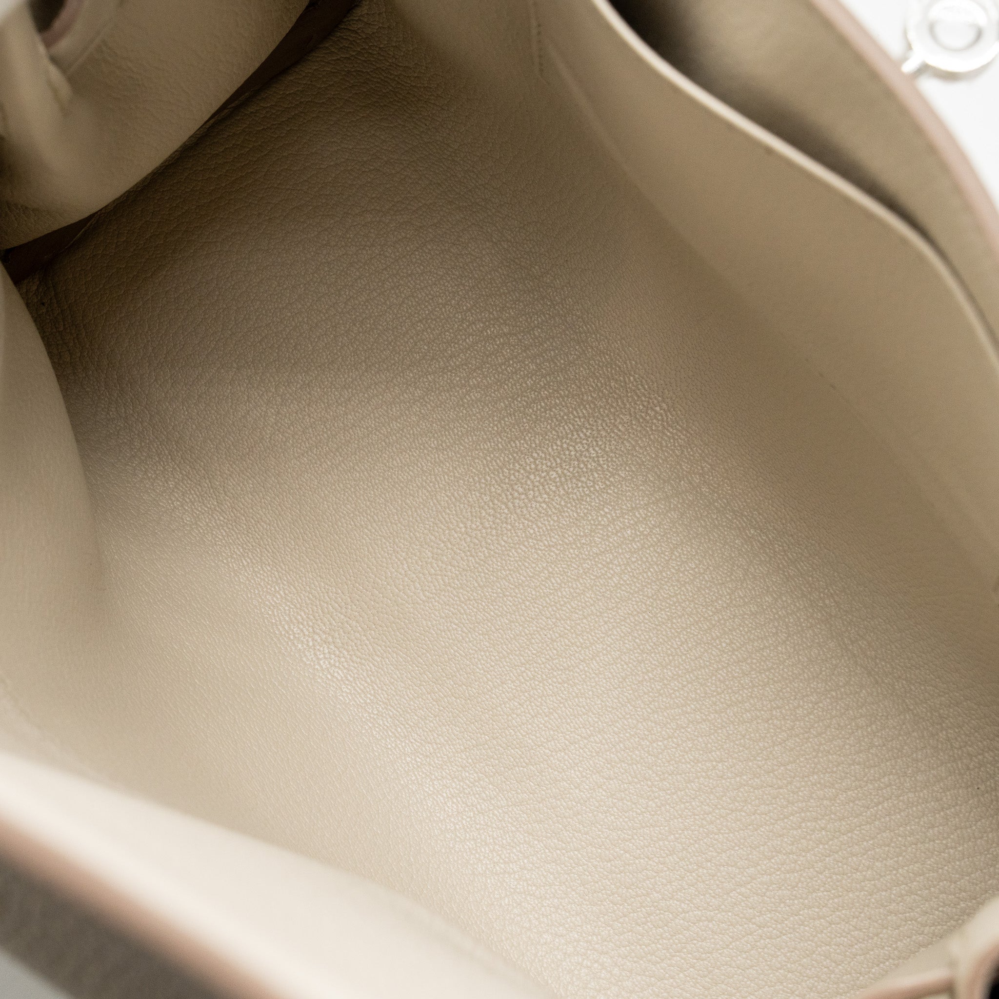KELLY MESSENGER PM BAG TOGO BETON SHW