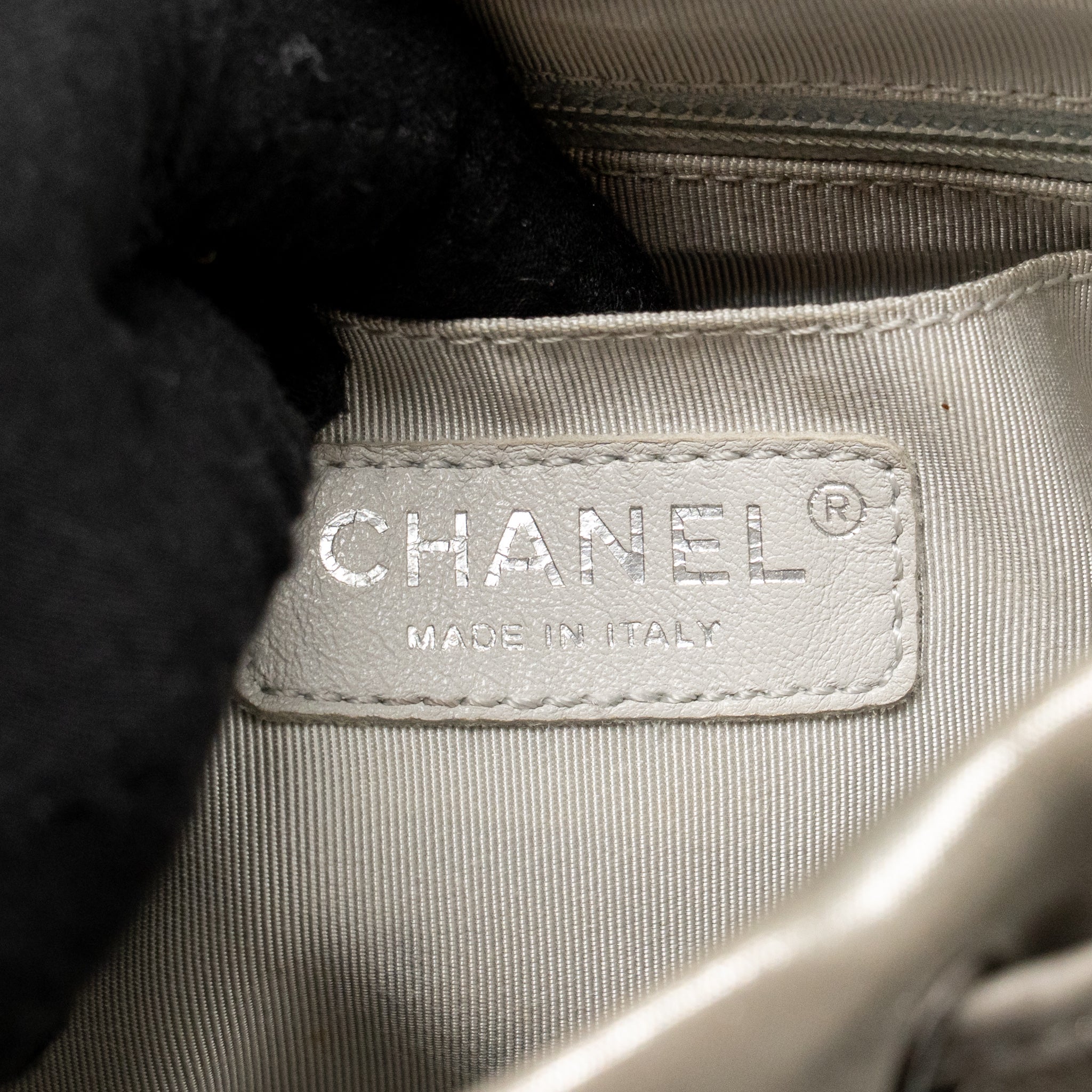 SMALL URBAN SPIRIT BACKPACK CHEVRON CALFSKIN IRIDESCENT LIGHT GREY RUTHENIUM HARDWARE