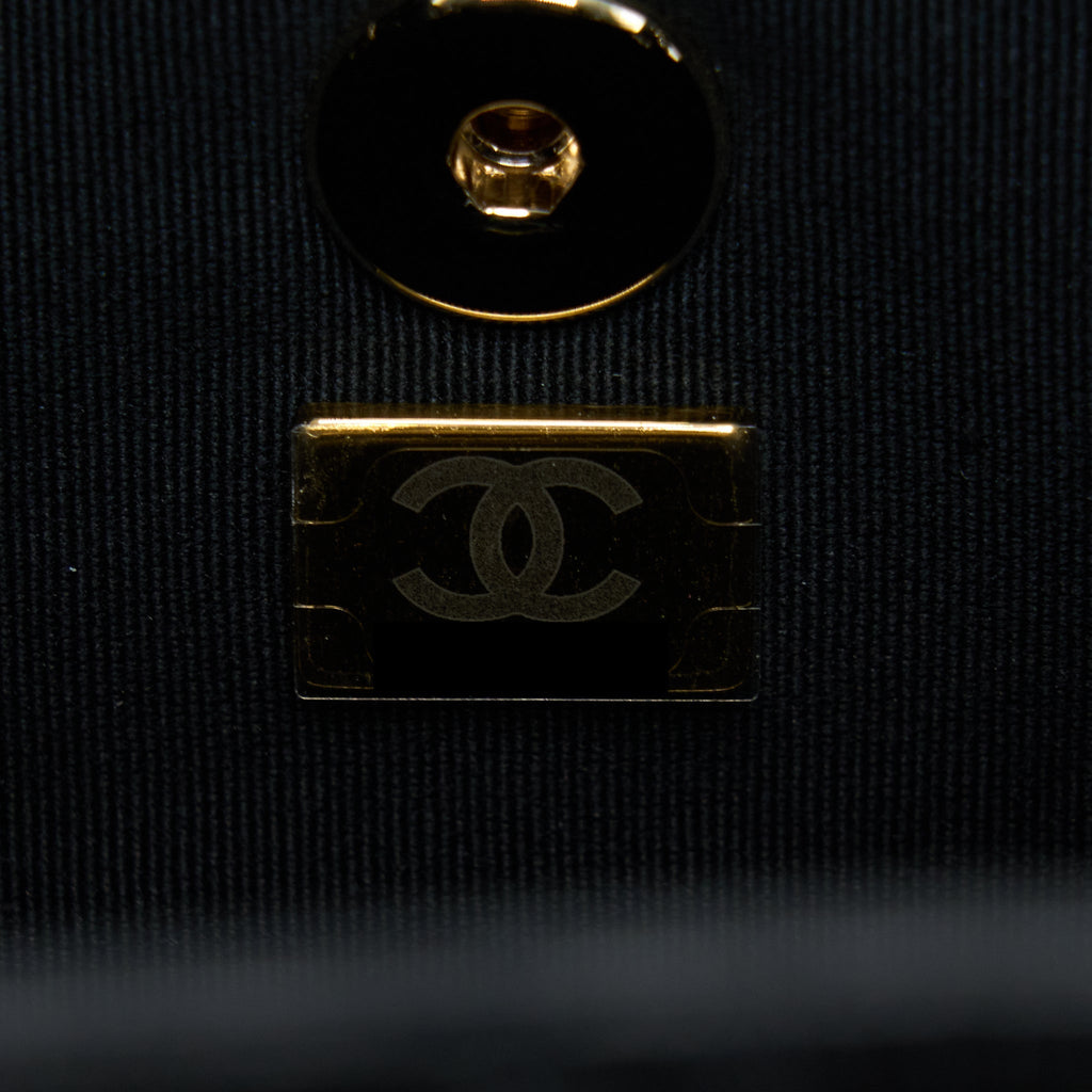 22C MINI DUMA BACKPACK AGED CALFSKIN BLACK LGHW (MICROCHIP)