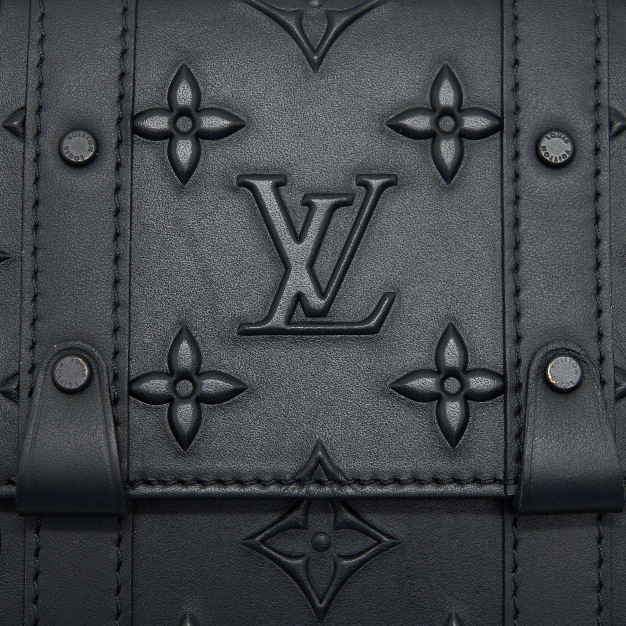 TRUNK SLINGBAG BLACK