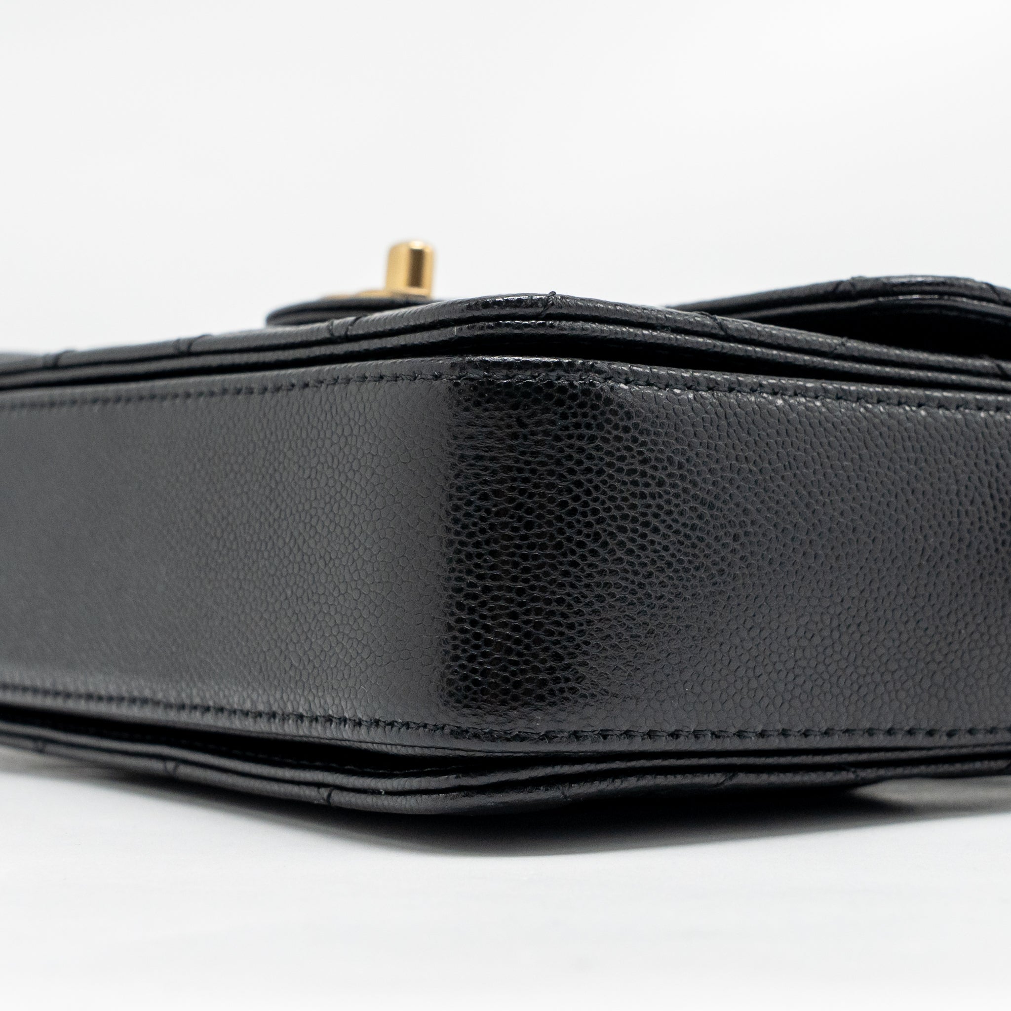 24K TOP HANDLE MESSENGER BAG WITH REMOVABLE CHAIN CAVIAR BLACK GHW(MICROCHIP)