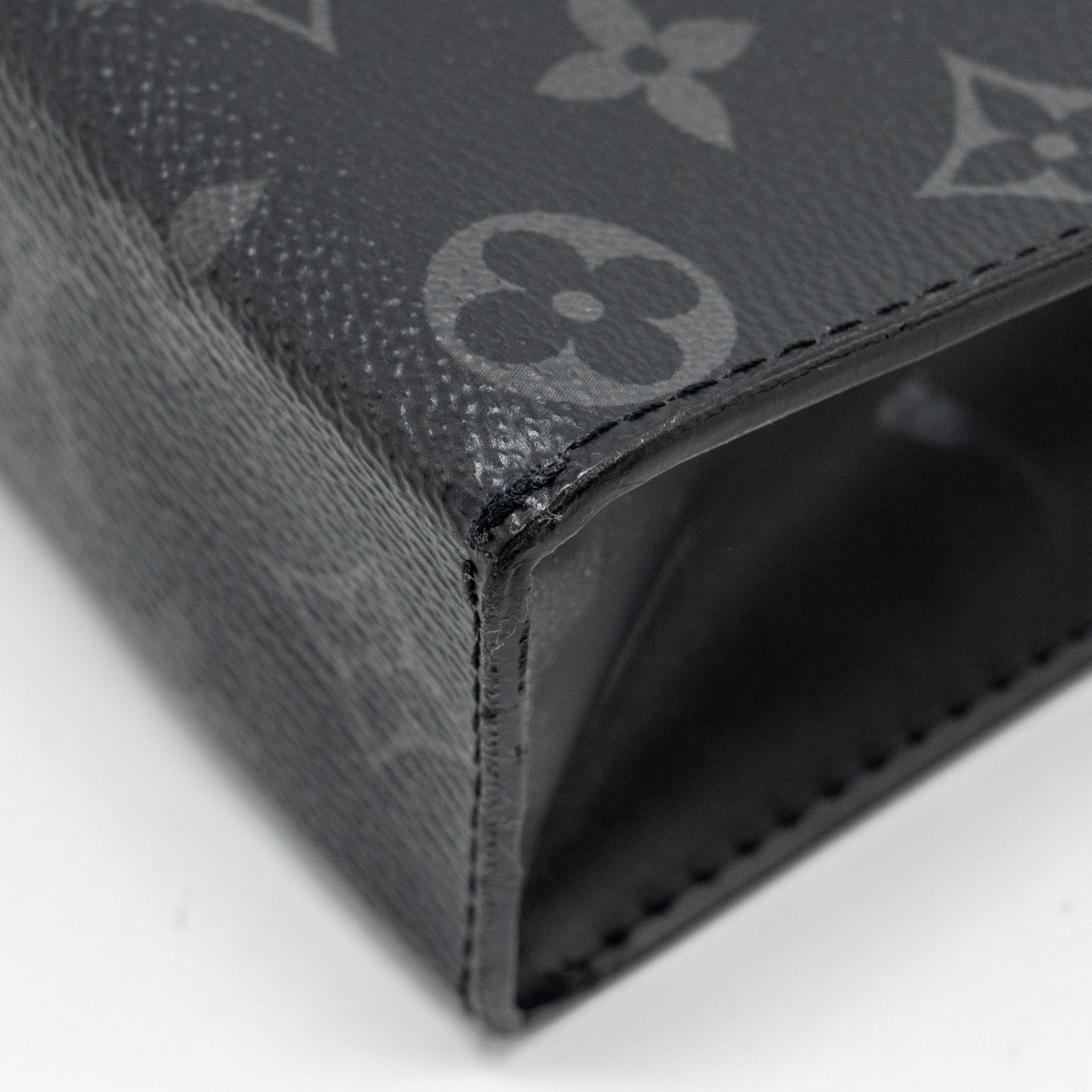 POCHETTE VOYAGE MONOGRAM CANVAS BLACK SHW