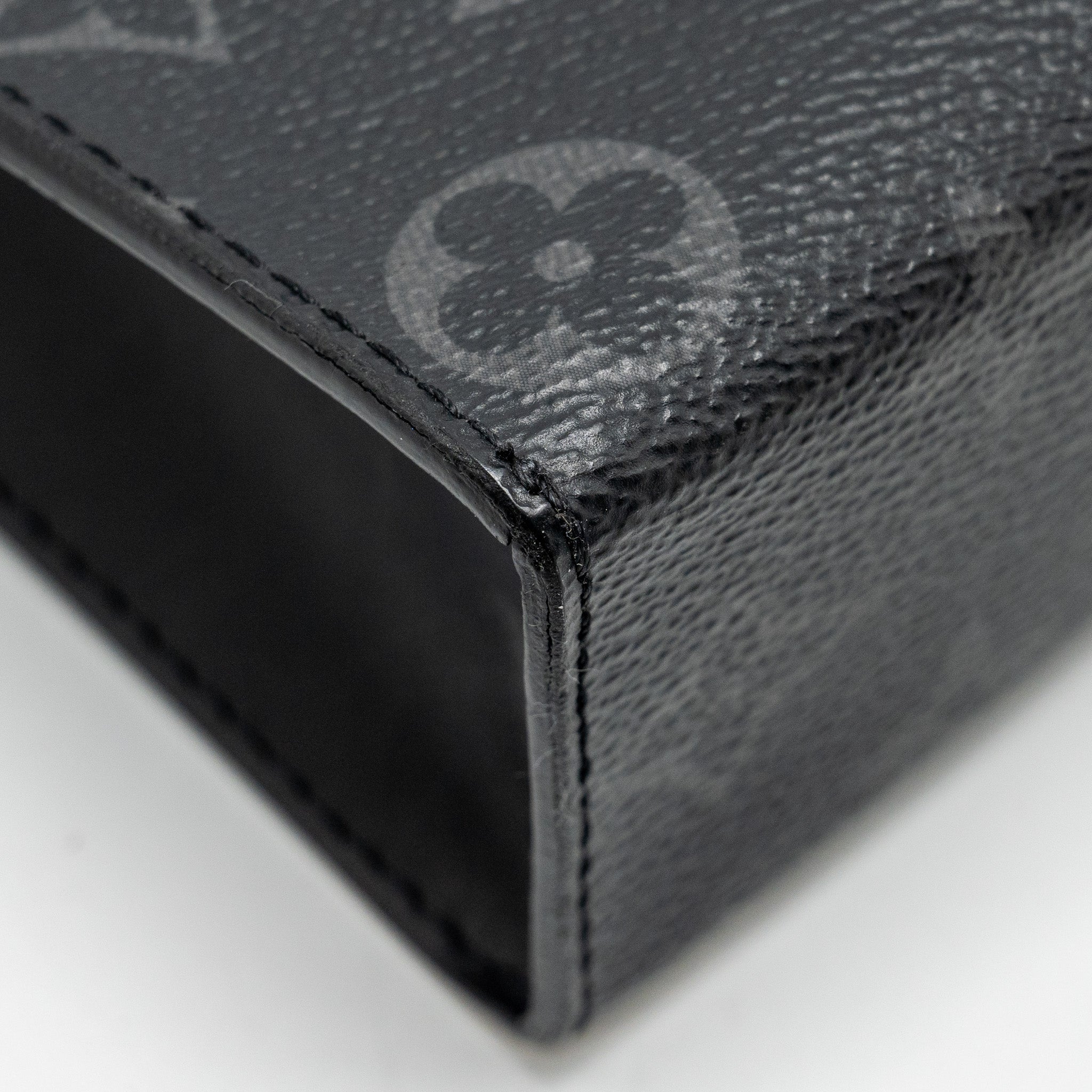 POCHETTE VOYAGE MONOGRAM CANVAS BLACK SHW