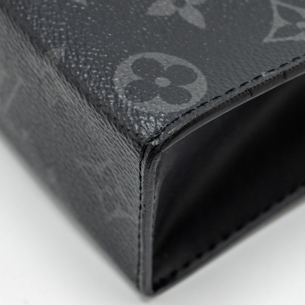 POCHETTE VOYAGE MONOGRAM CANVAS BLACK SHW