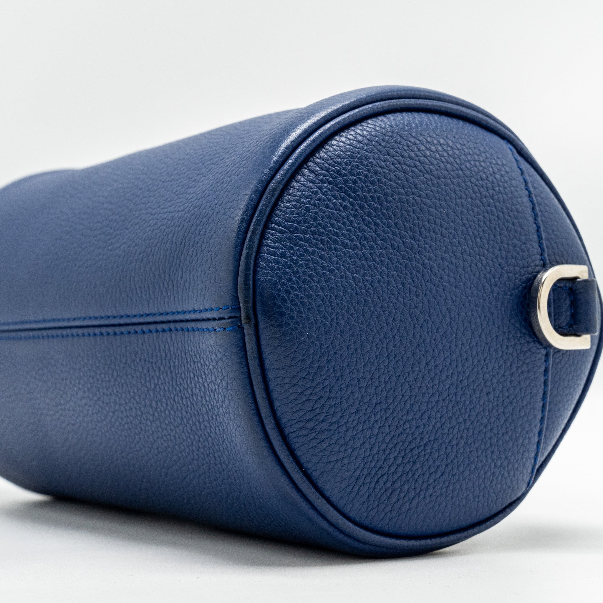 ATELIER ROLLER MESSENGER BAG CALFSKIN NAVY SHW
