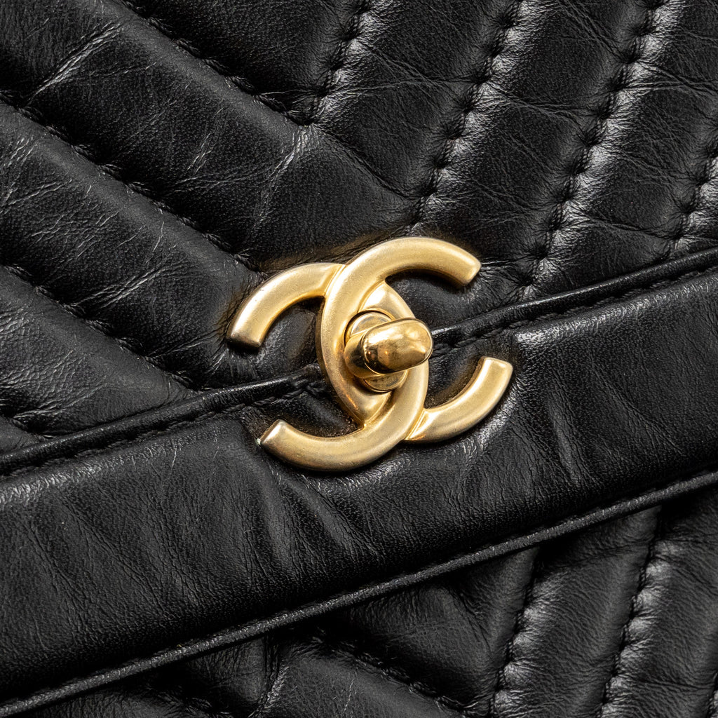 CHEVRON FRAME QUILTED BACKPACK AGED CALFSKIN BLACK GHW