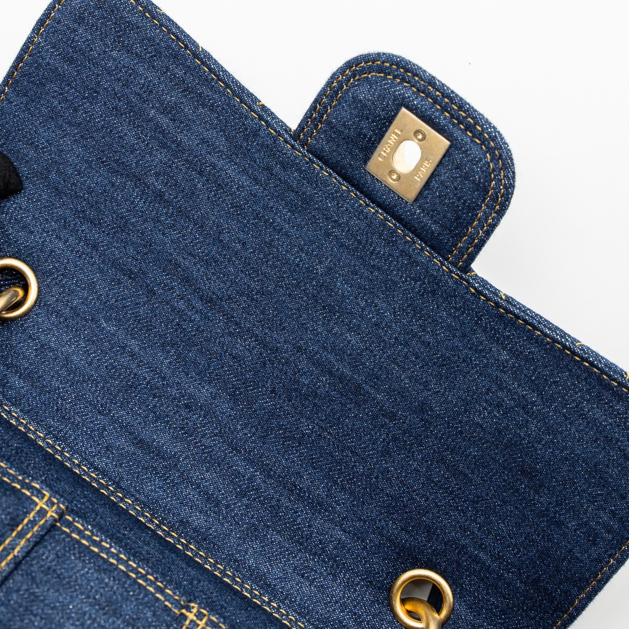 23S FLAP BACKPACK DENIM BLUE BRUSHED GHW (MICROCHIP)