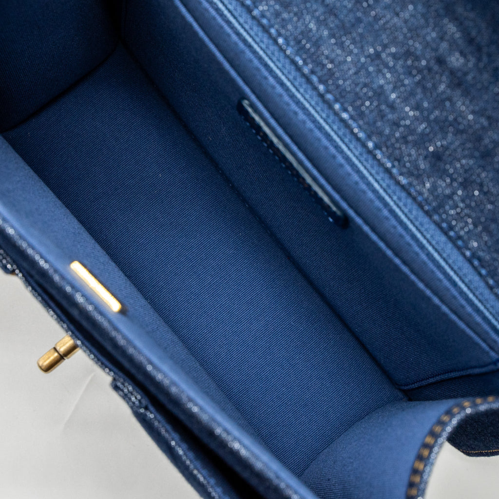 23S FLAP BACKPACK DENIM BLUE BRUSHED GHW (MICROCHIP)