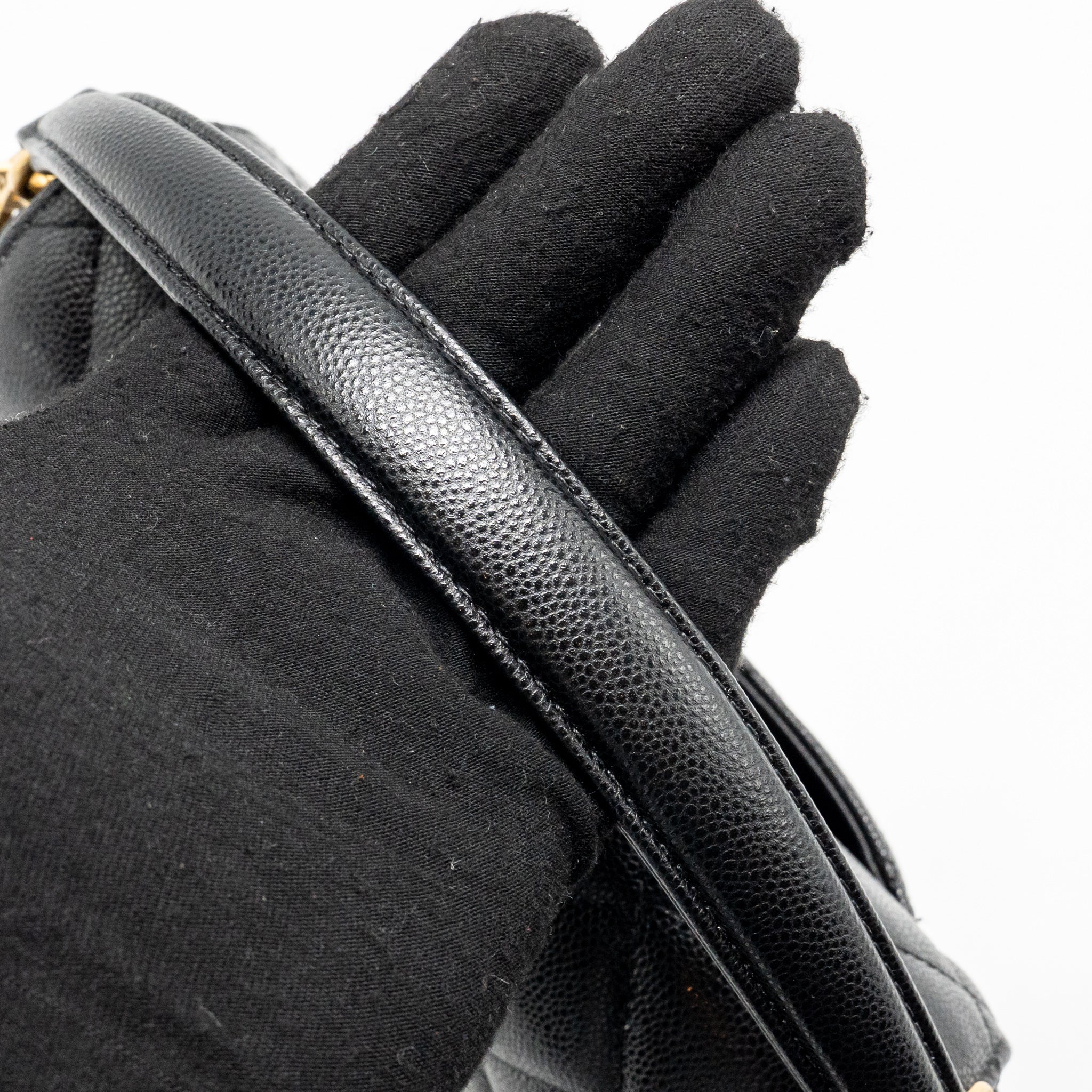 24K TOP HANDLE MESSENGER BAG WITH REMOVABLE CHAIN CAVIAR BLACK GHW(MICROCHIP)