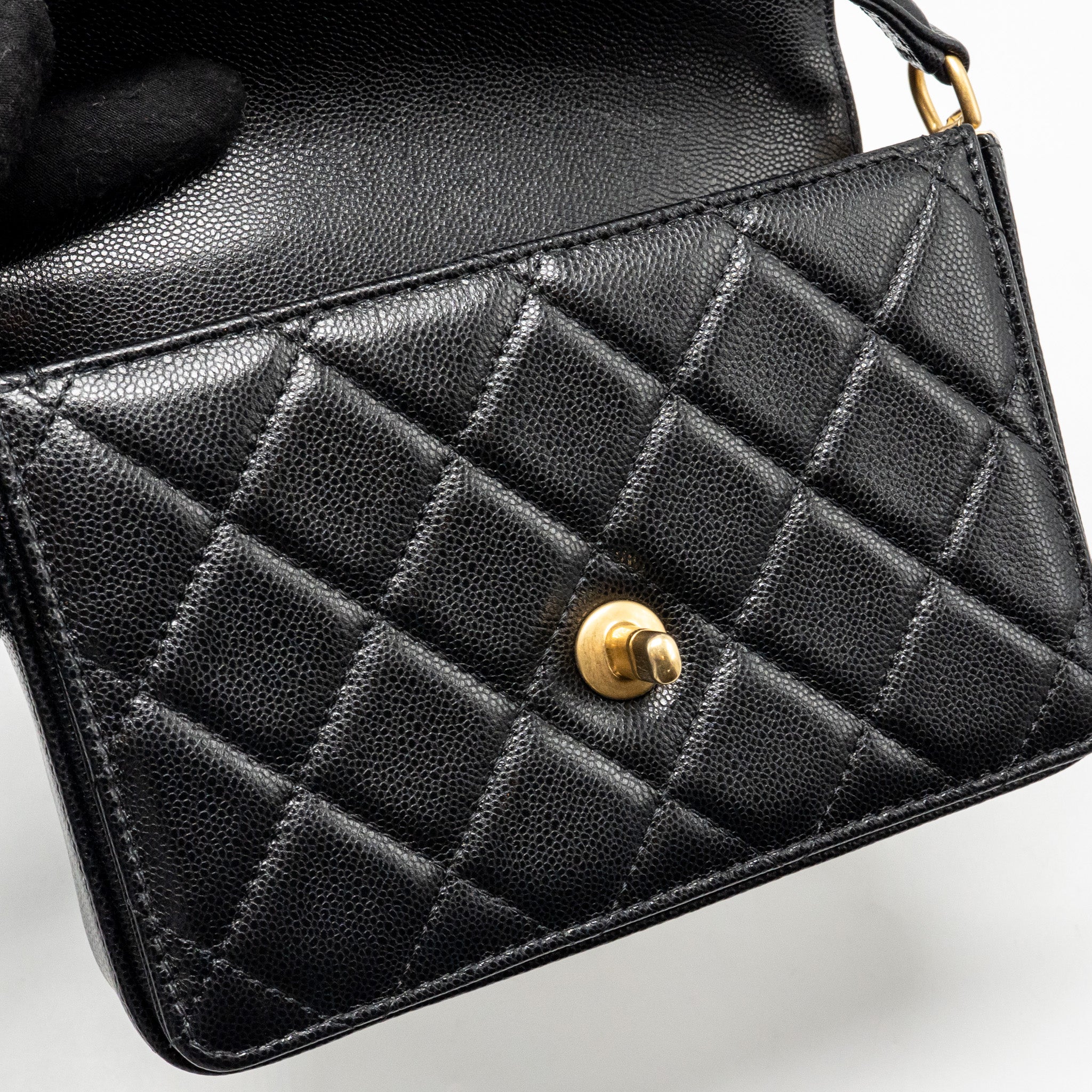24K TOP HANDLE MESSENGER BAG WITH REMOVABLE CHAIN CAVIAR BLACK GHW(MICROCHIP)
