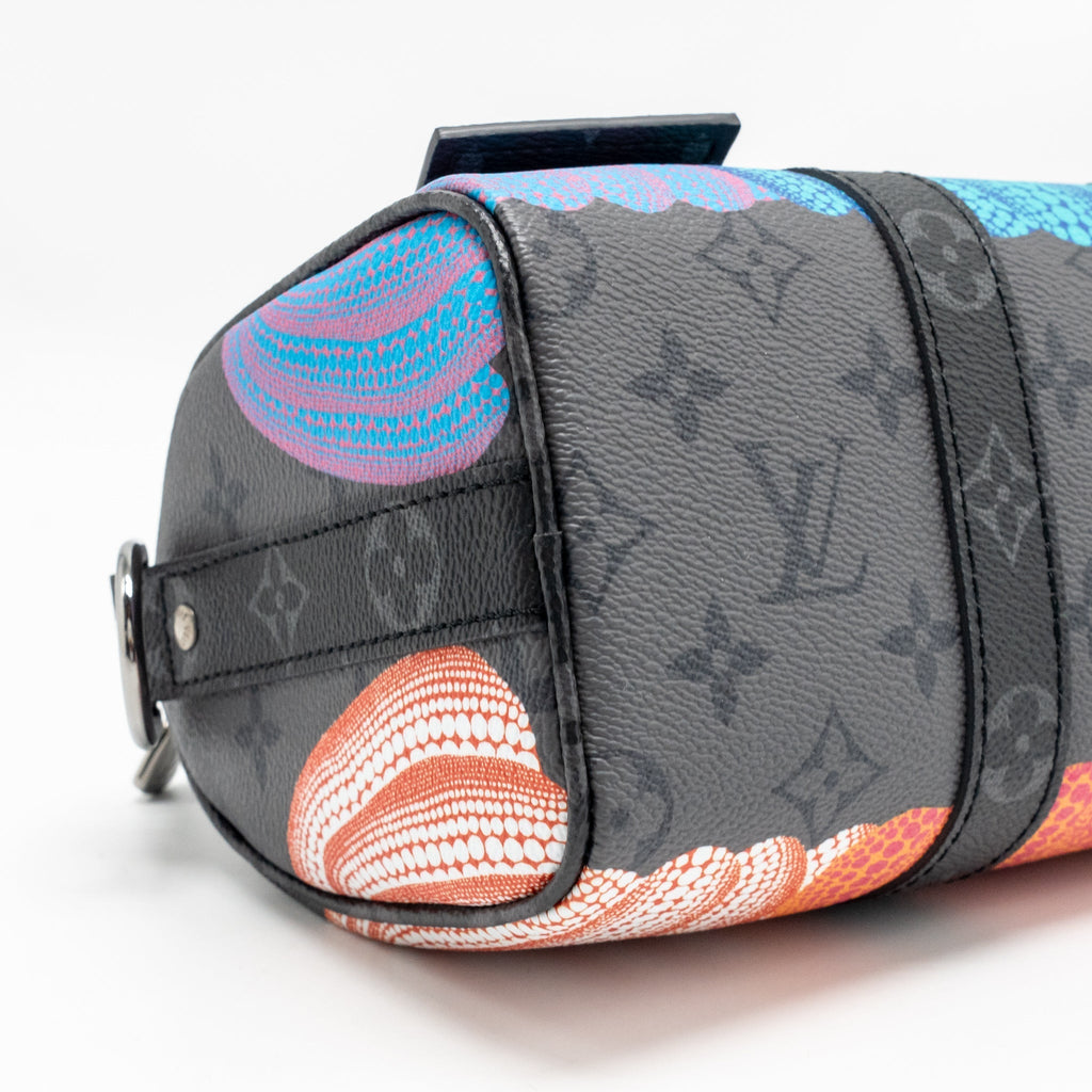 X YAYOI KUSAMA KEEPALL BANDOULIERE 25 PUMPKIN MULTICOLOURED MONOGRAM CANVAS SHW