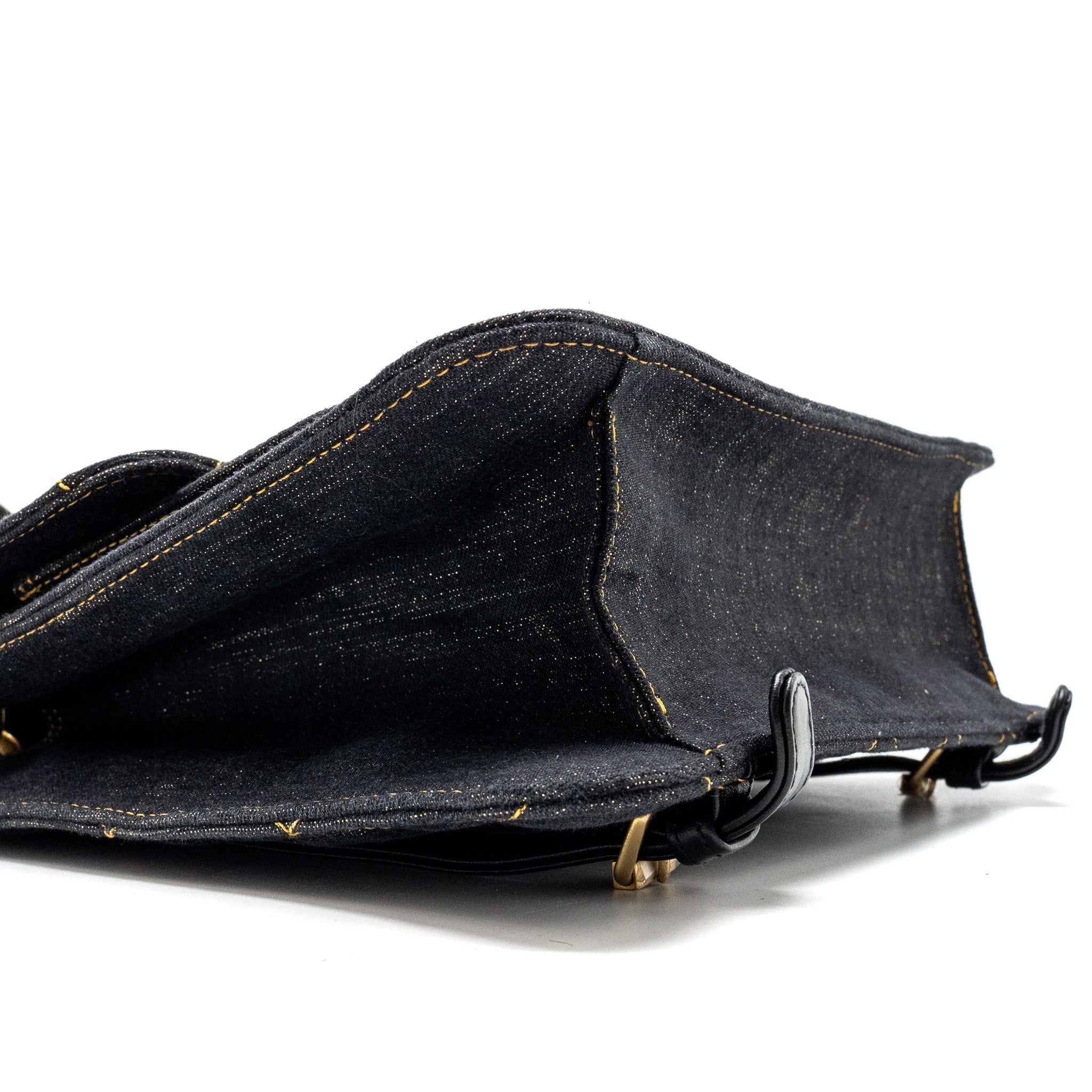 23S FLAP BACKPACK DENIM DARK BLUE WITH BRUSHED GHW (MICROCHIP)