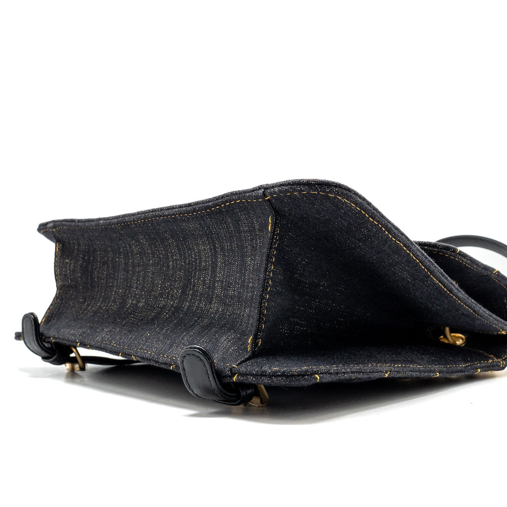 23S FLAP BACKPACK DENIM DARK BLUE WITH BRUSHED GHW (MICROCHIP)