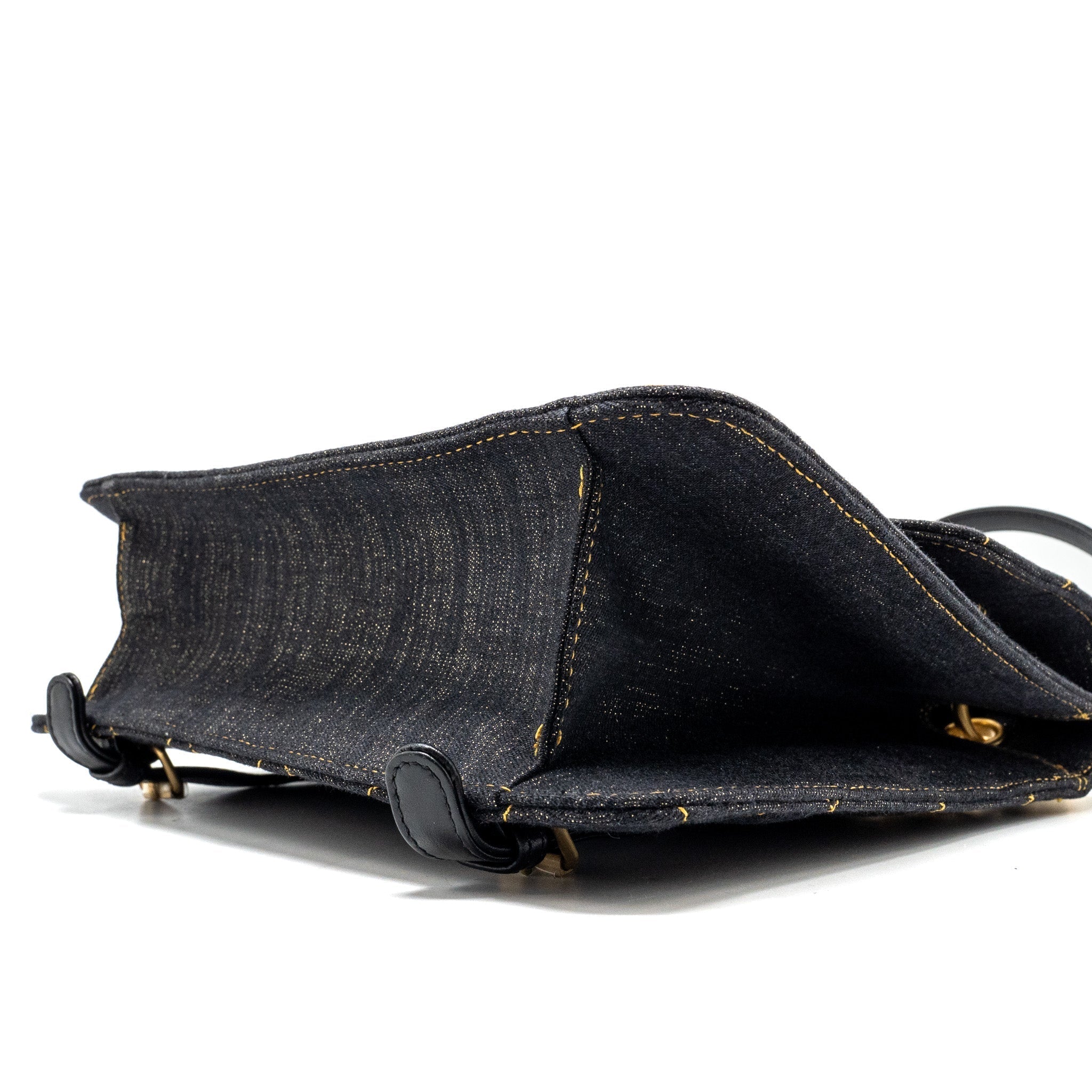 23S FLAP BACKPACK DENIM DARK BLUE WITH BRUSHED GHW (MICROCHIP)