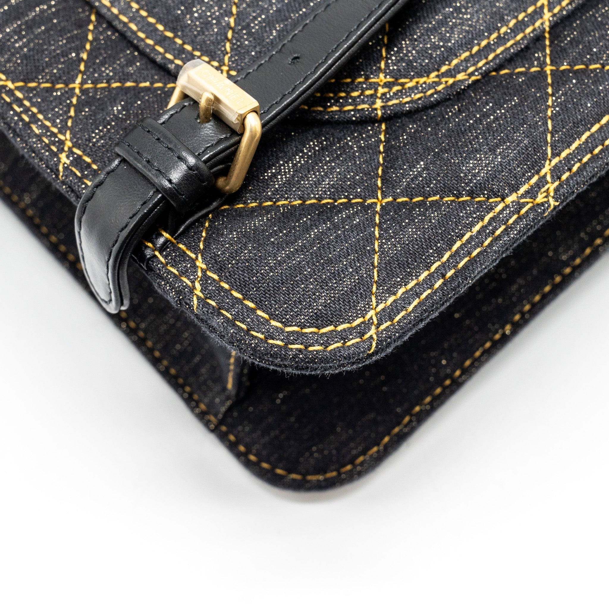 23S FLAP BACKPACK DENIM DARK BLUE WITH BRUSHED GHW (MICROCHIP)