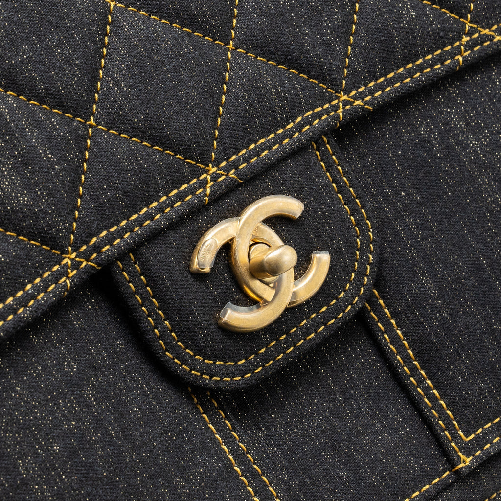 23S FLAP BACKPACK DENIM DARK BLUE WITH BRUSHED GHW (MICROCHIP)